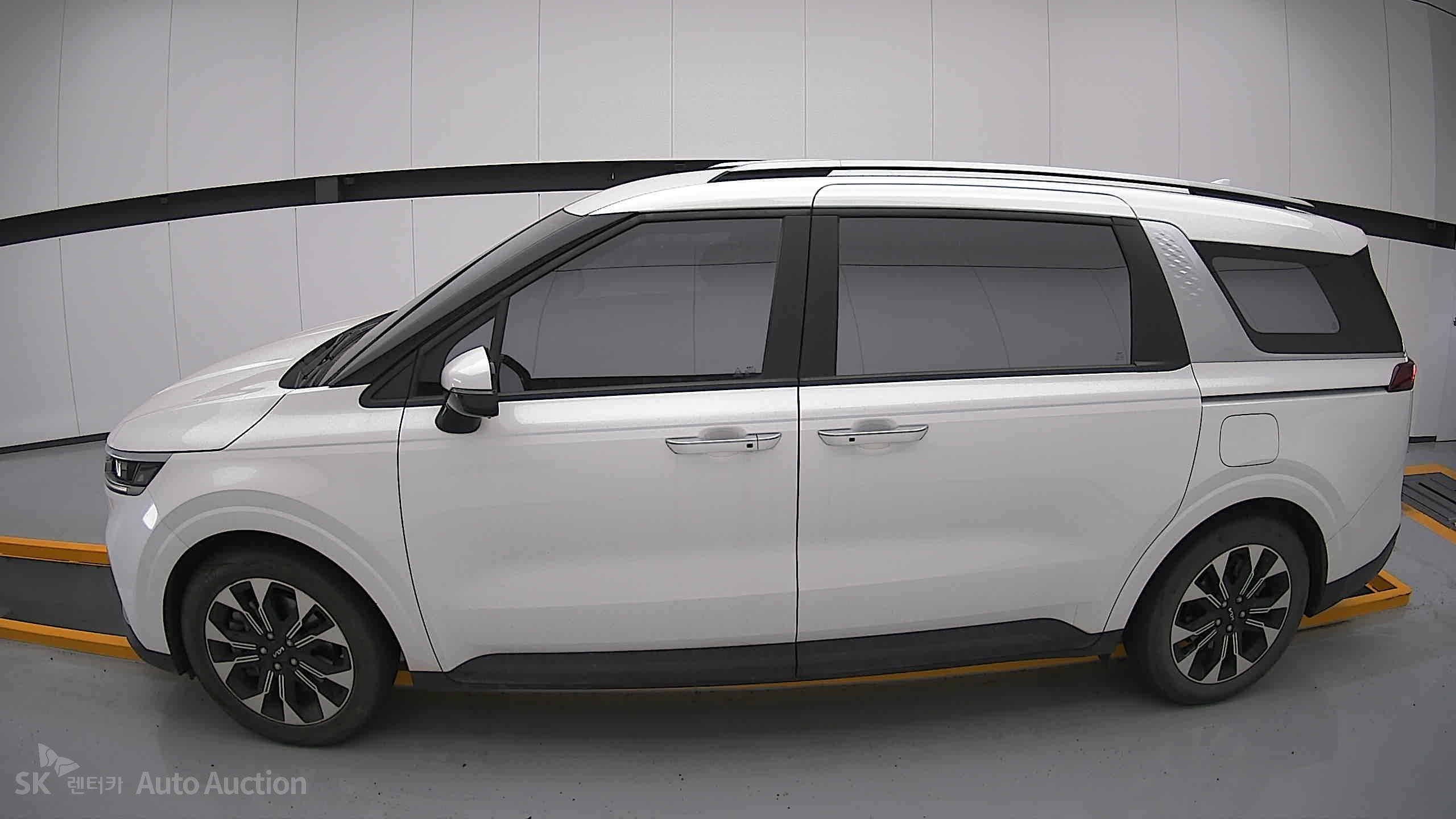 2022 - kia carnival