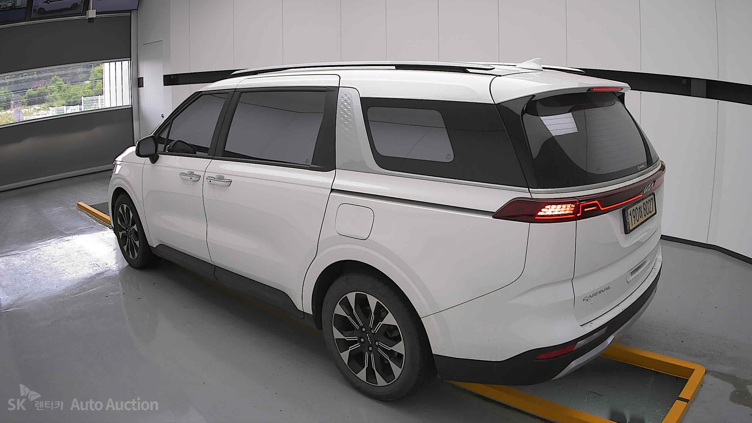 2022 - kia carnival