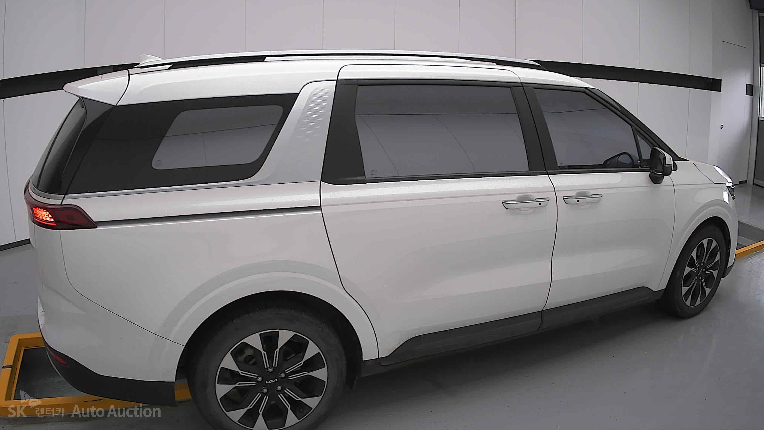 2022 - kia carnival