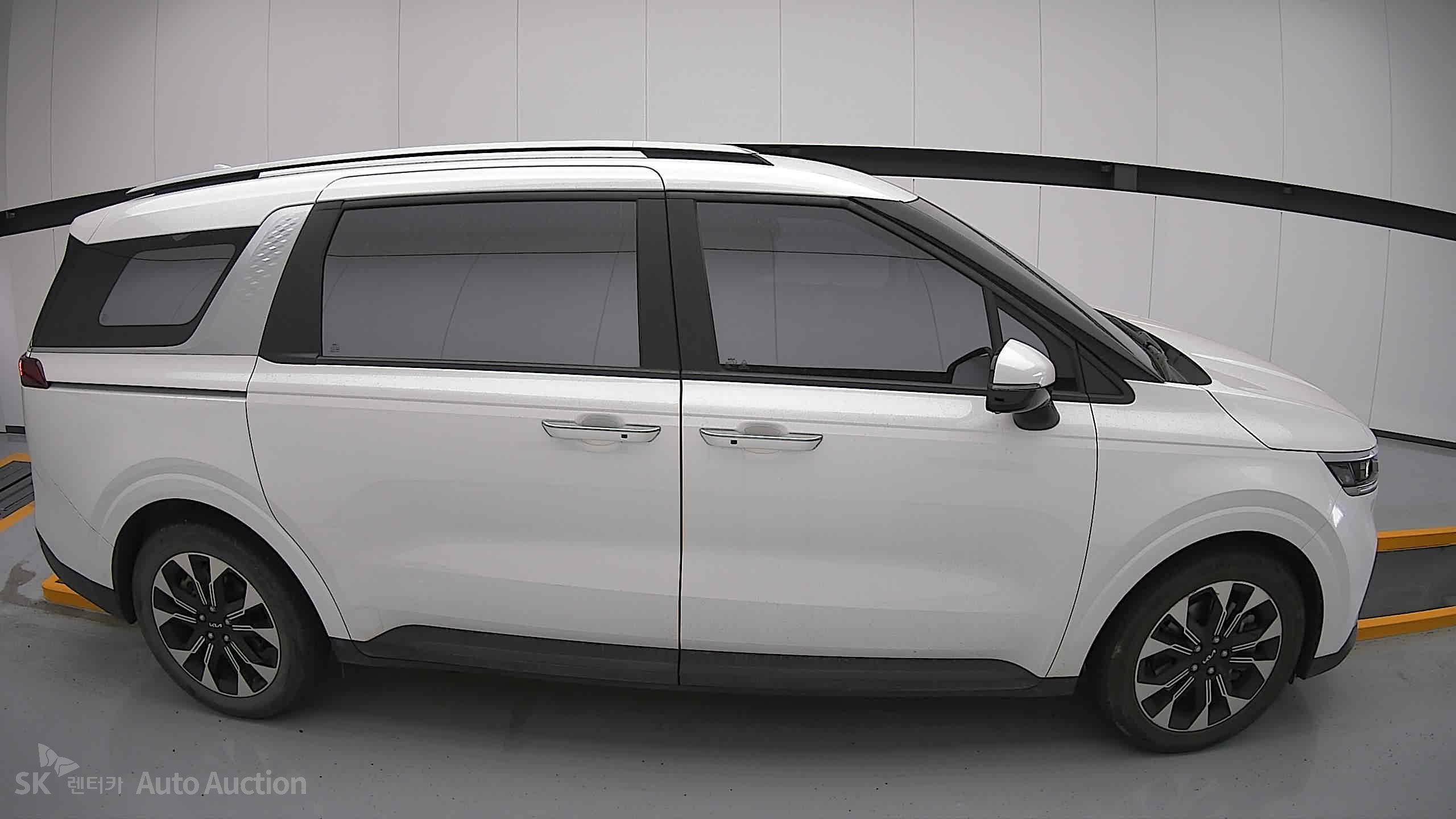 2022 - kia carnival