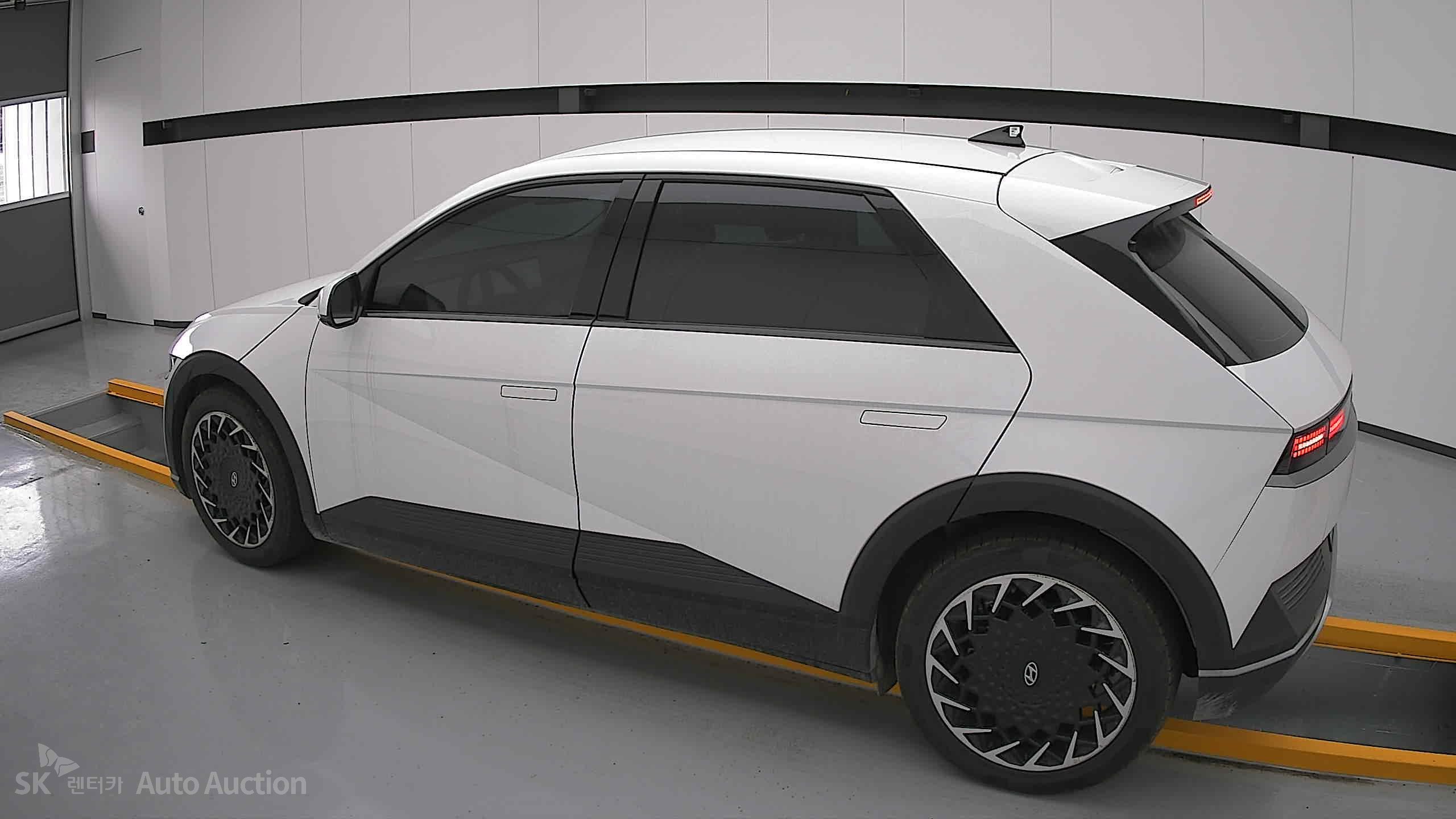 2023 - hyundai ioniq