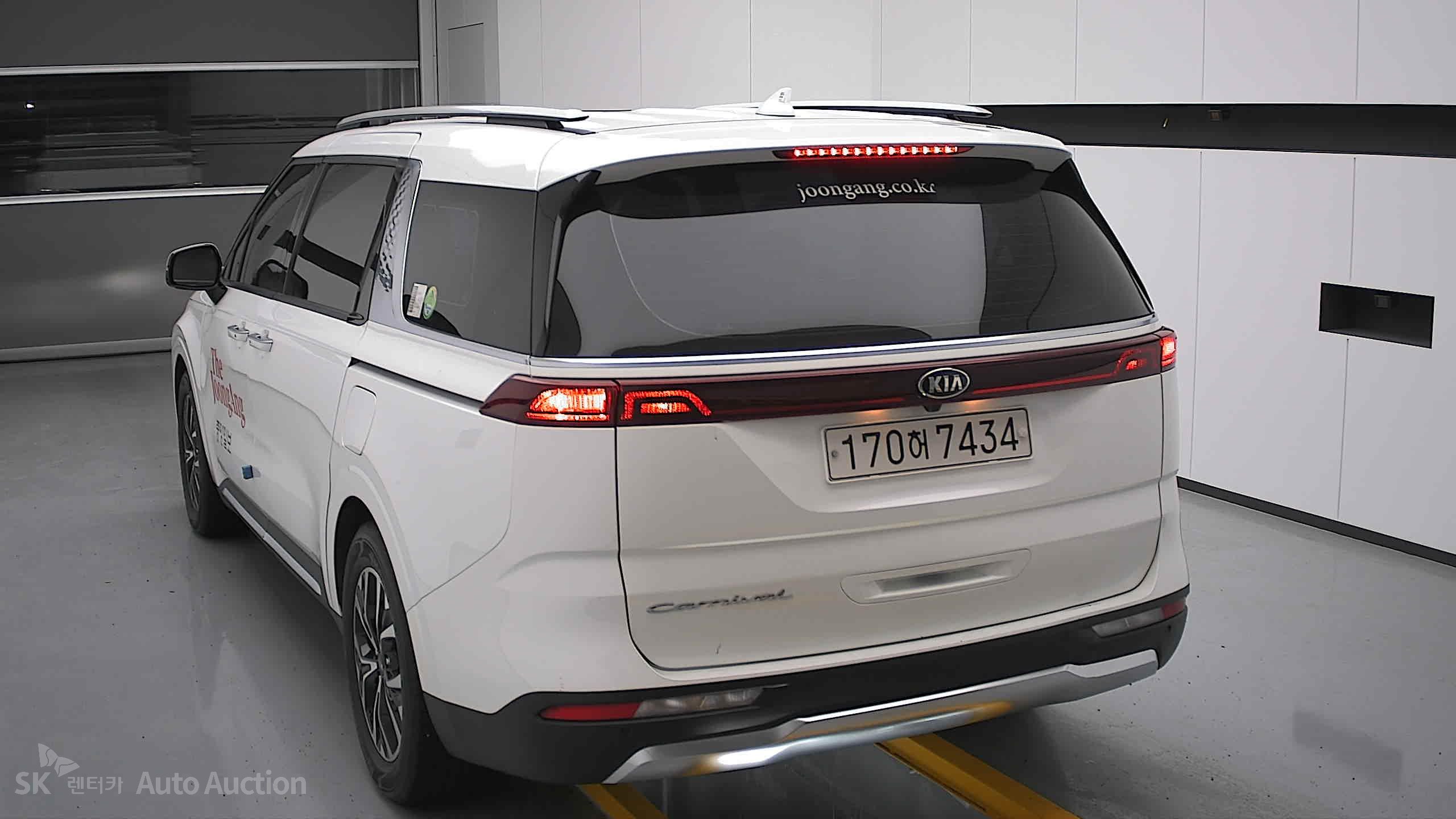 2021 - kia carnival