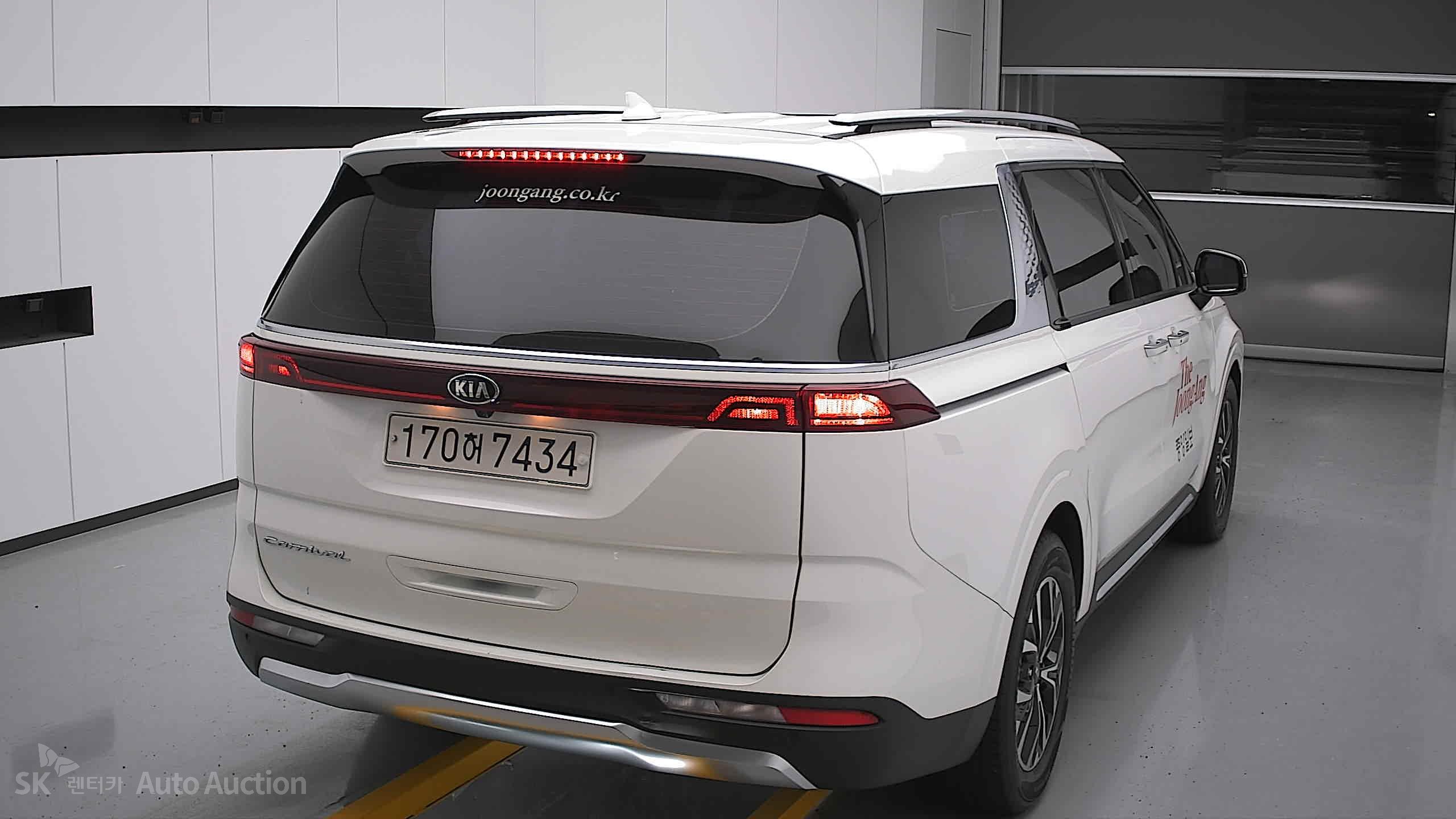 2021 - kia carnival