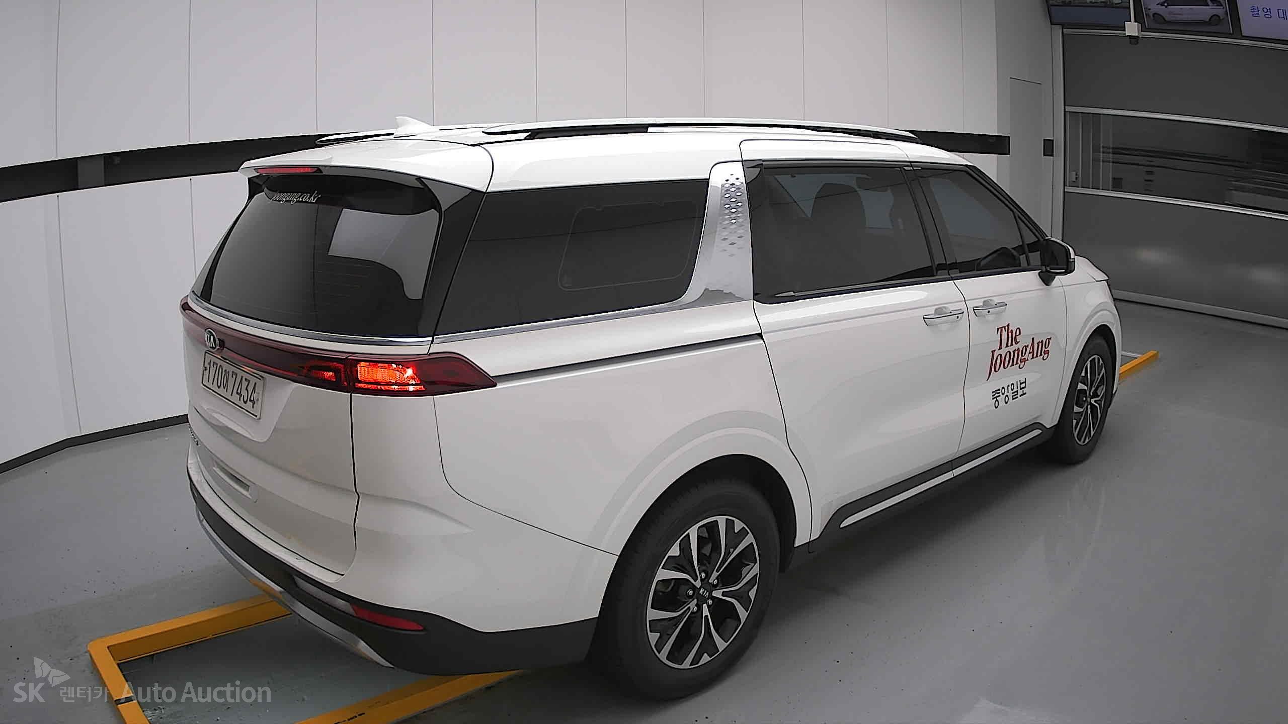 2021 - kia carnival