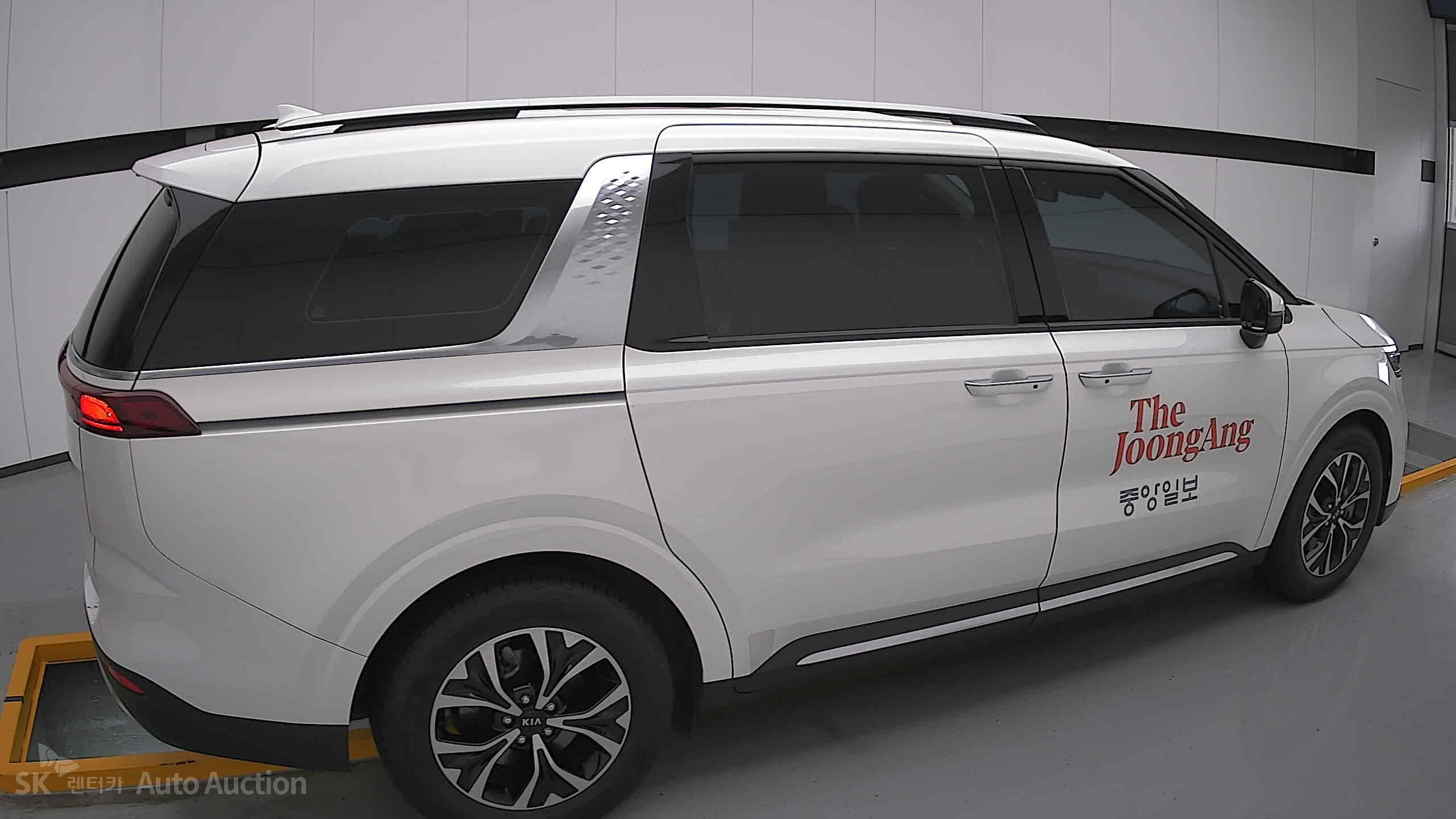 2021 - kia carnival