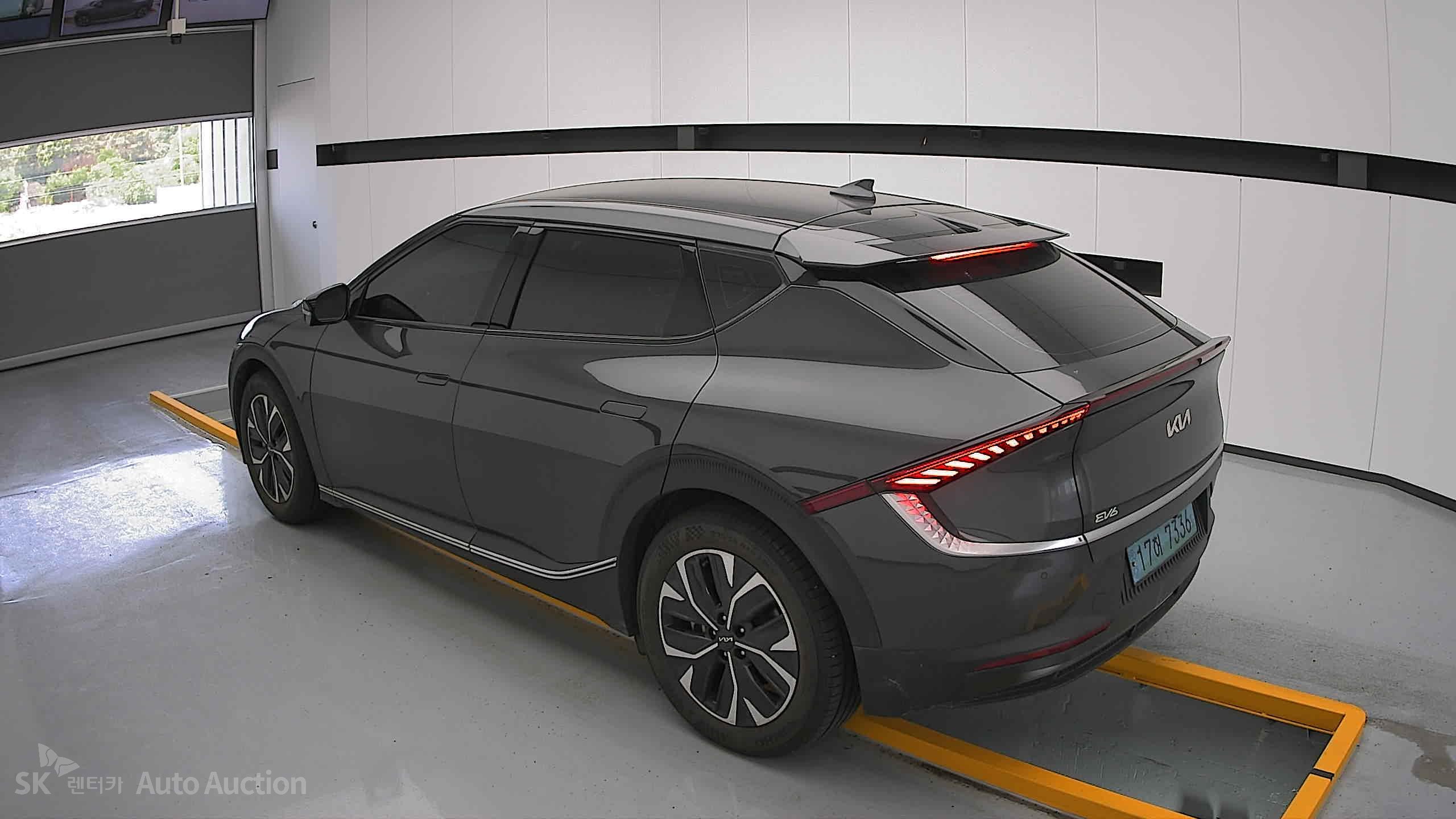 2022 - kia ev6