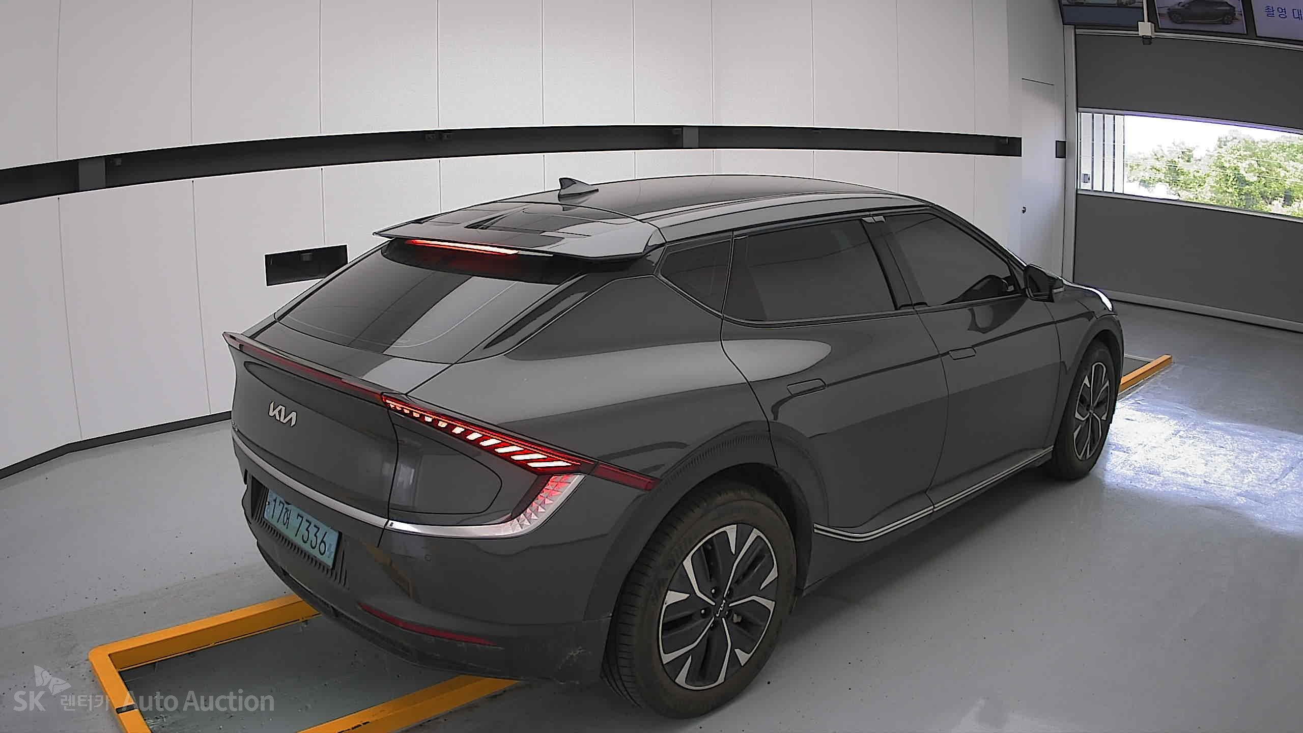 2022 - kia ev6