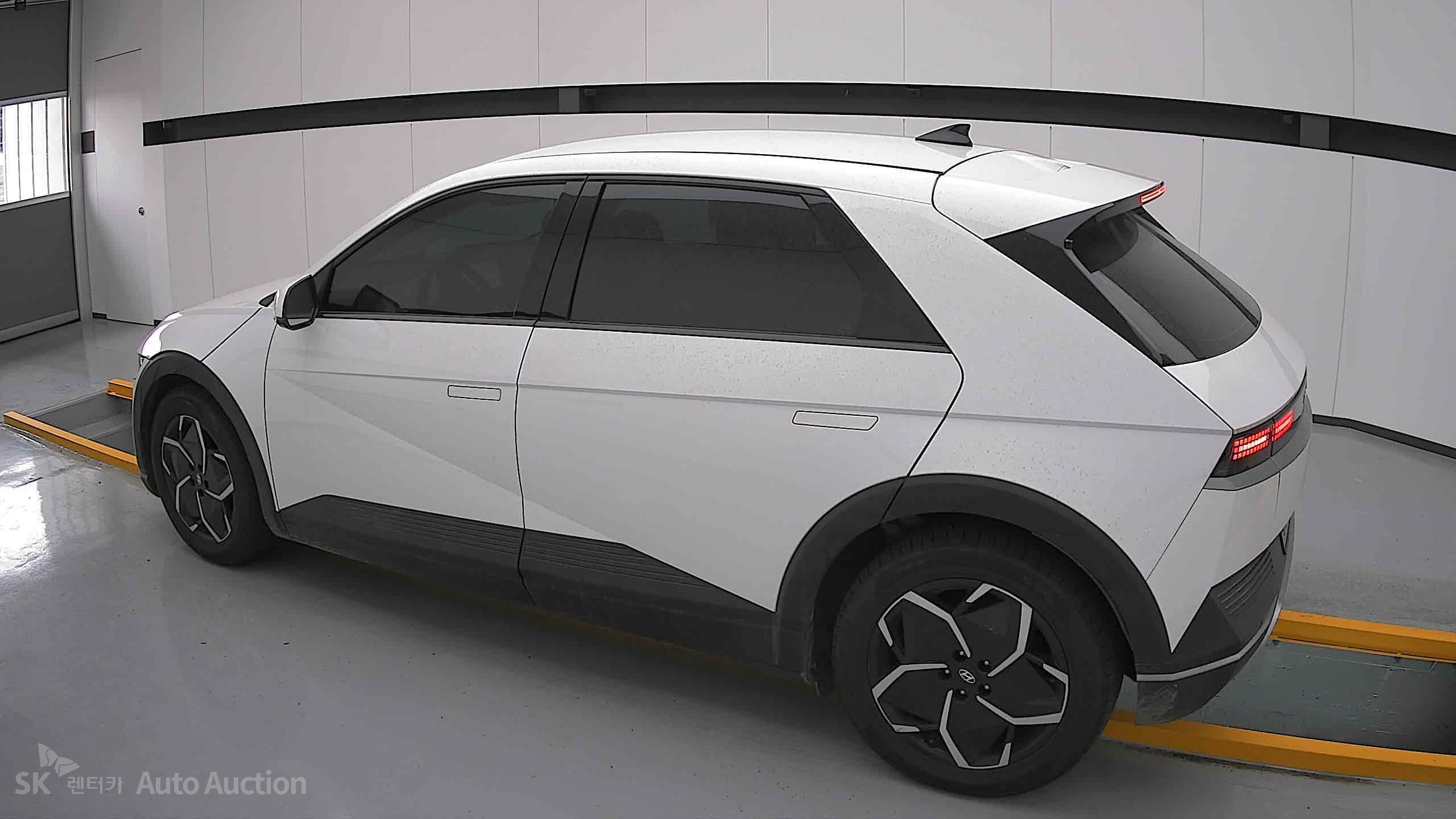 2022 - hyundai ioniq