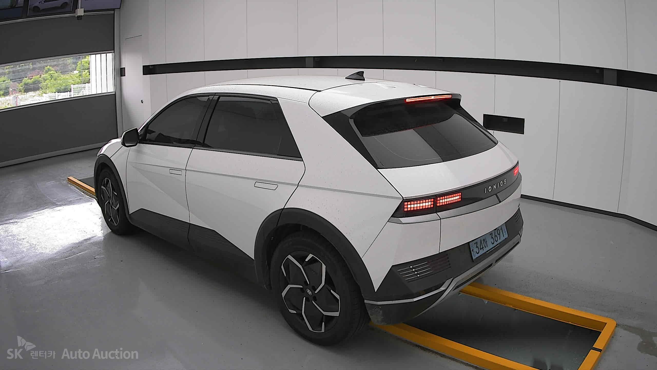 2022 - hyundai ioniq