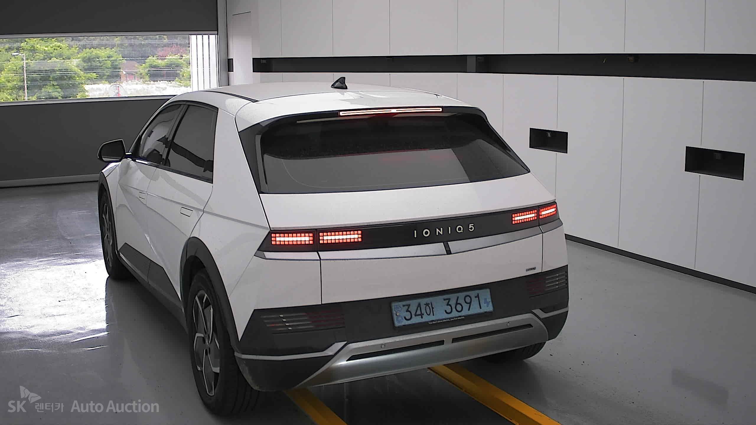 2022 - hyundai ioniq