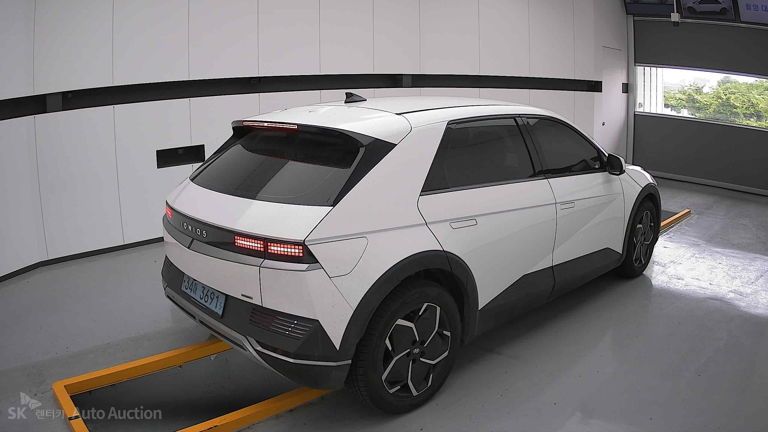 2022 - hyundai ioniq