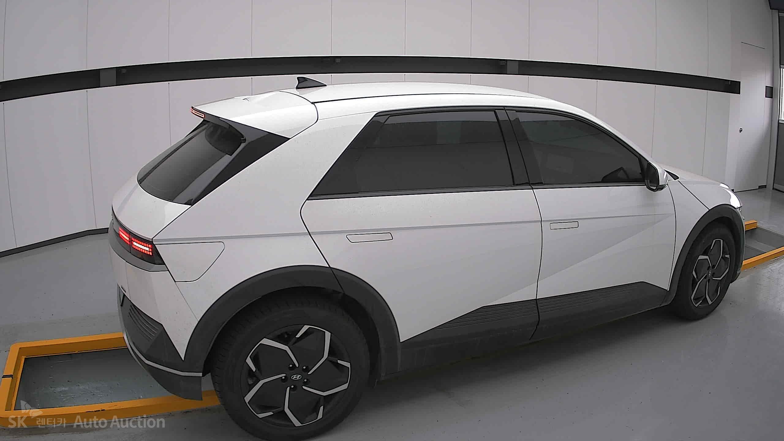 2022 - hyundai ioniq