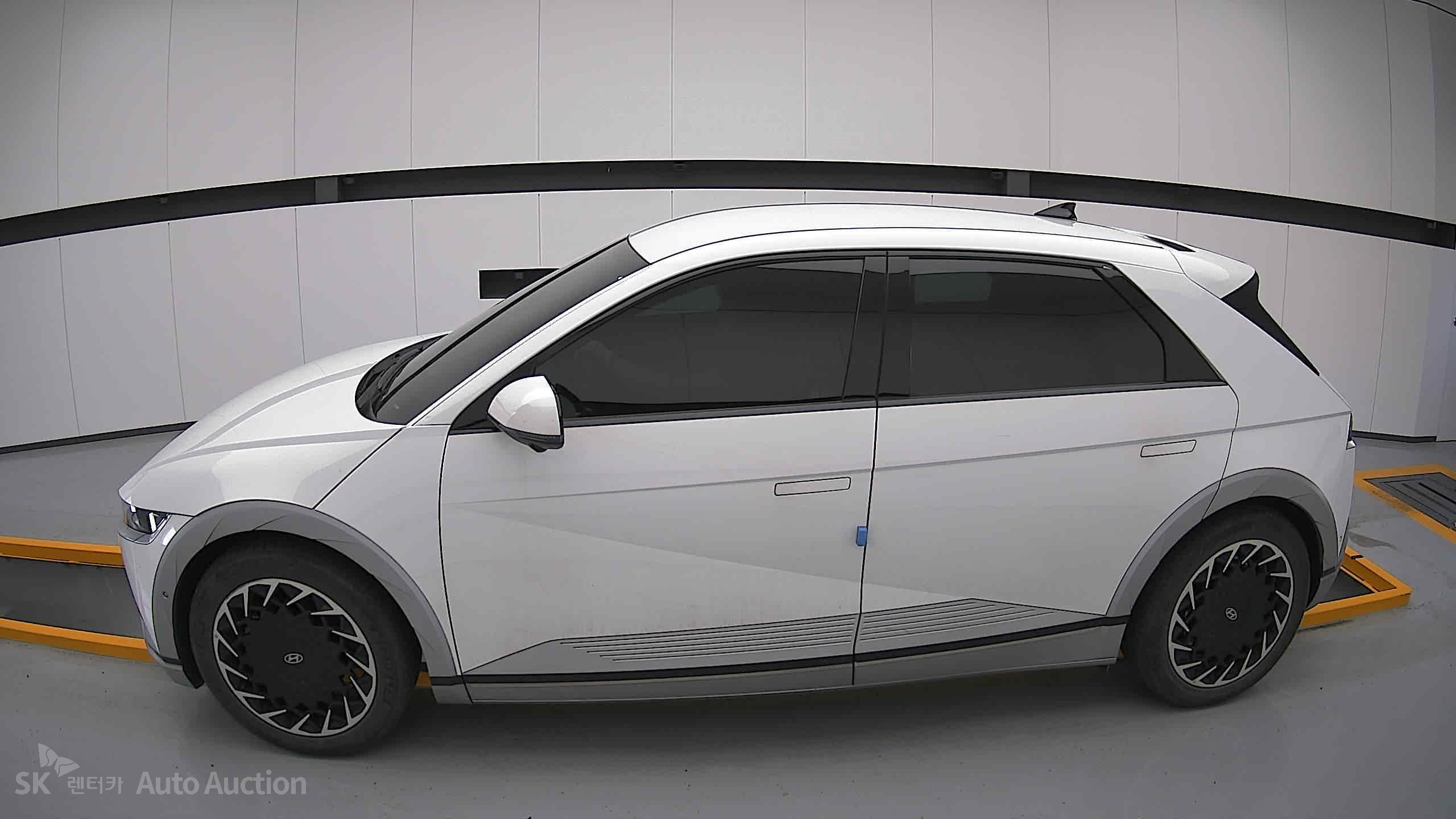 2022 - hyundai ioniq