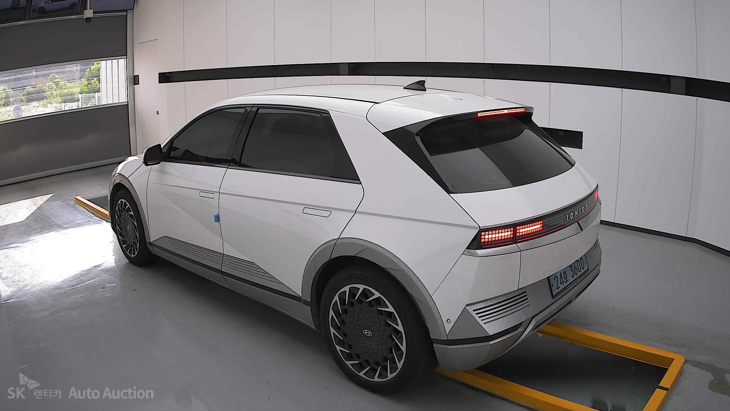 2022 - hyundai ioniq