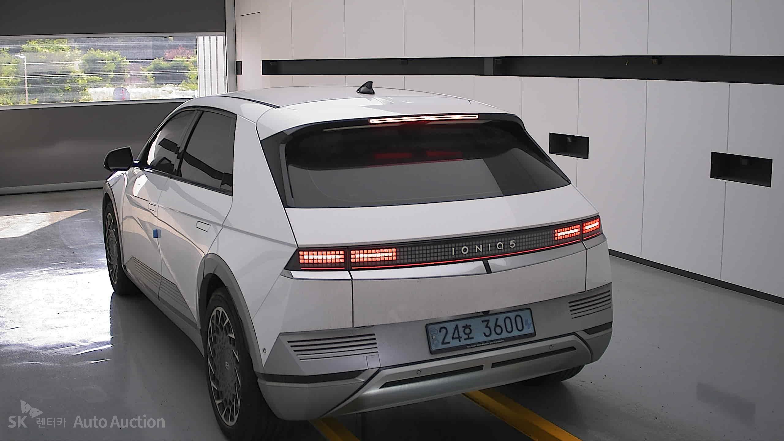 2022 - hyundai ioniq