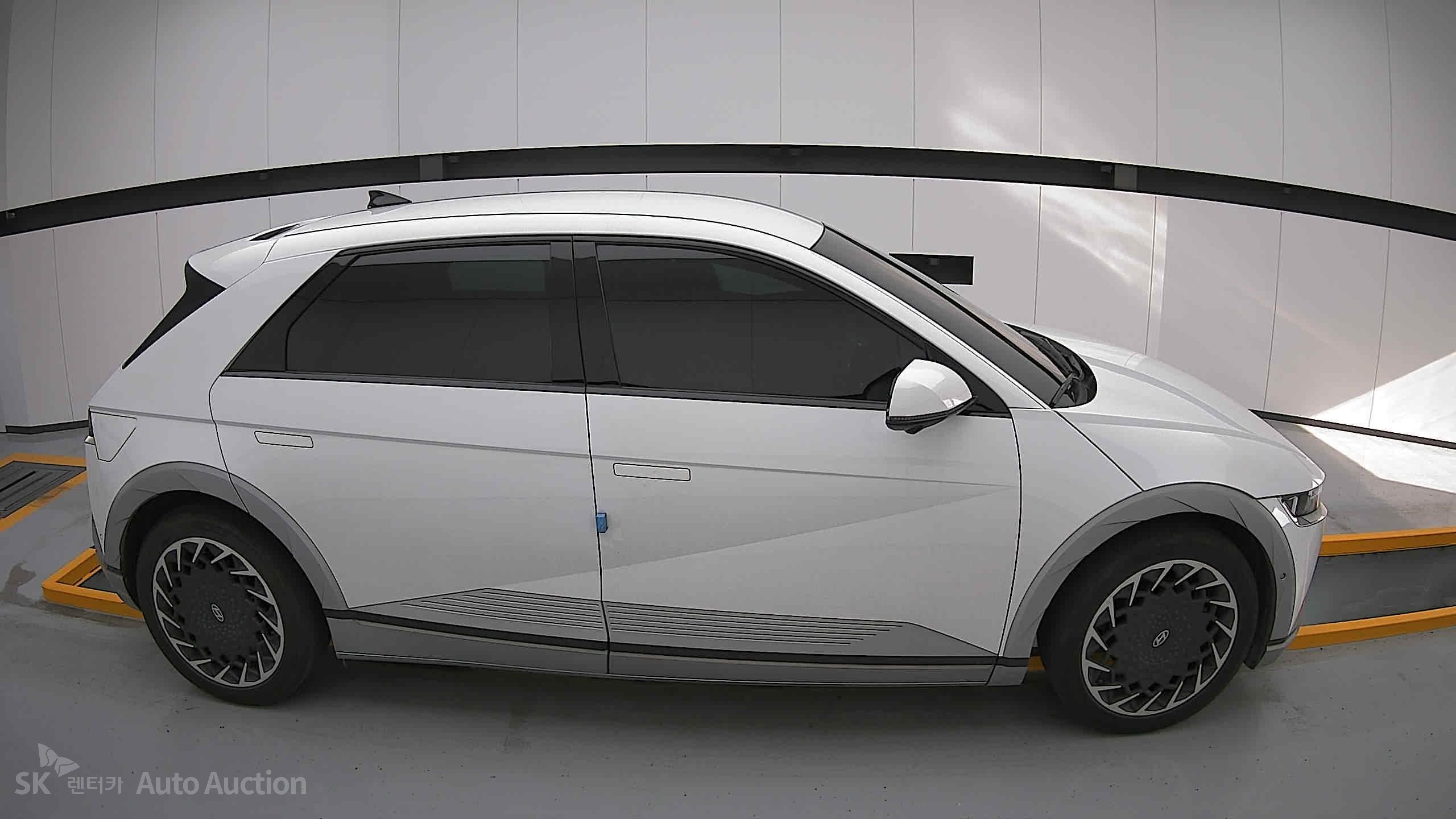 2022 - hyundai ioniq