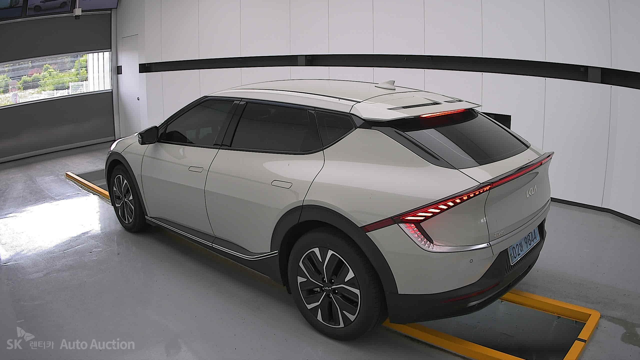 2022 - kia ev6