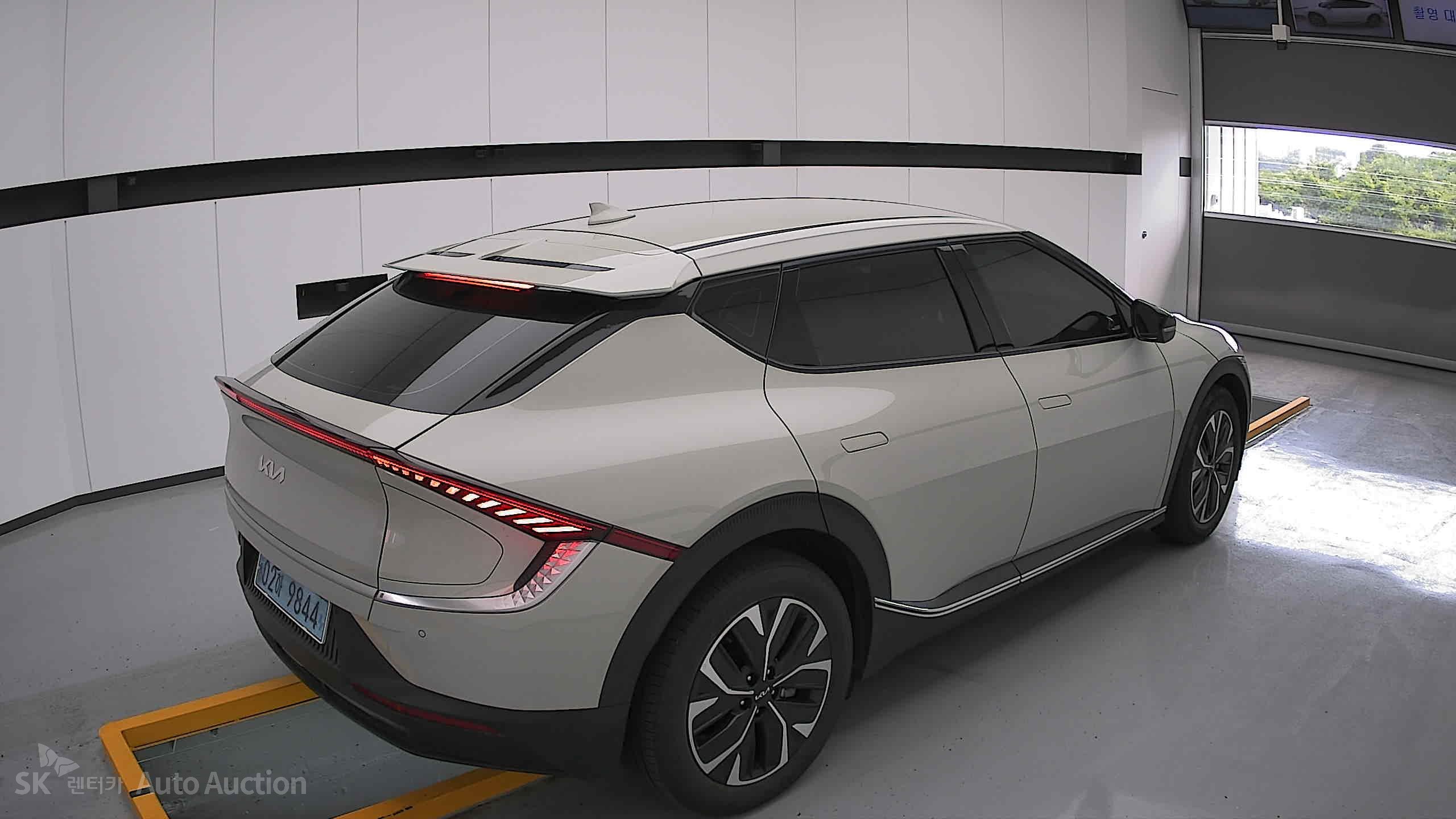 2022 - kia ev6