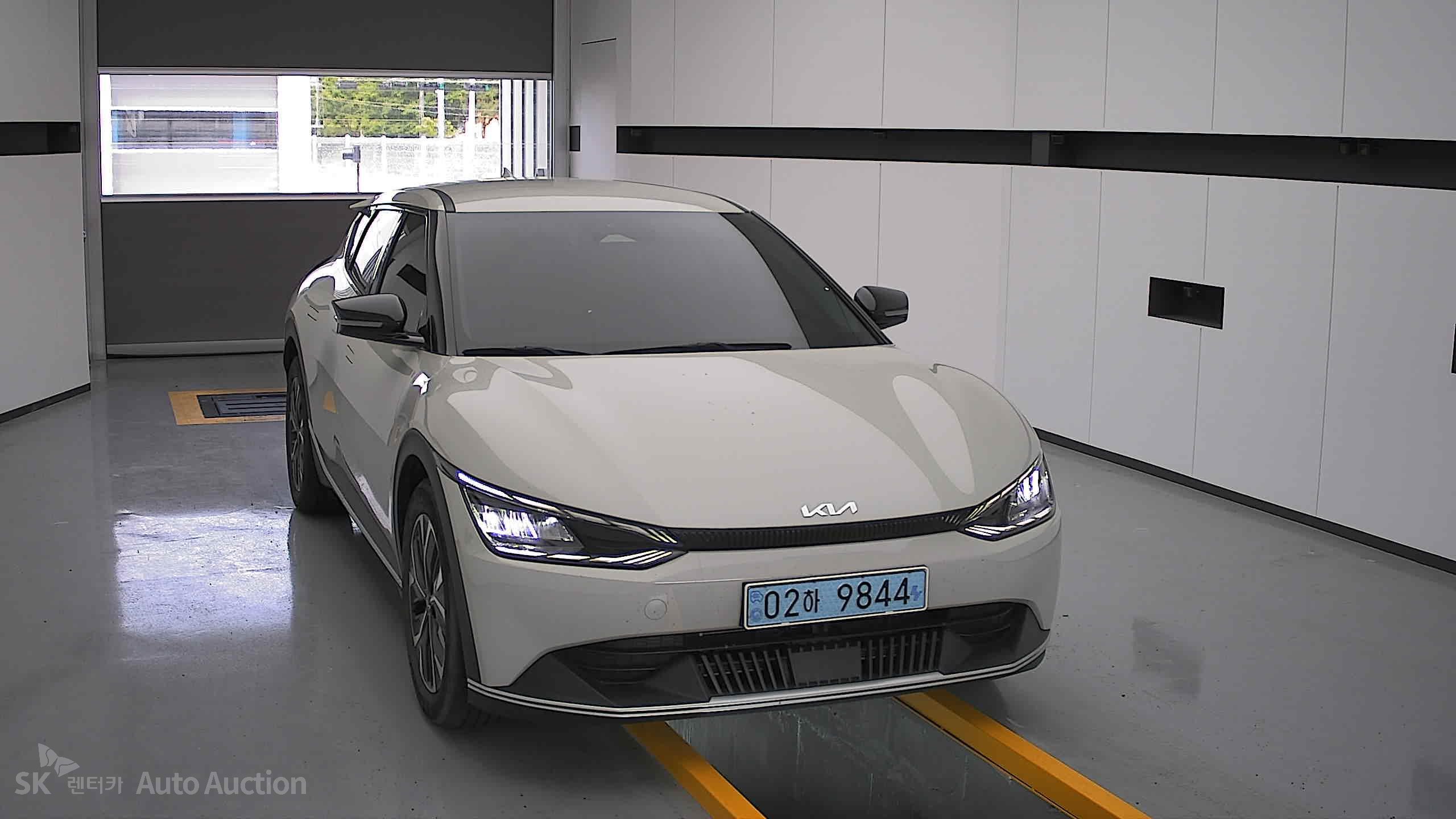 2022 - kia ev6
