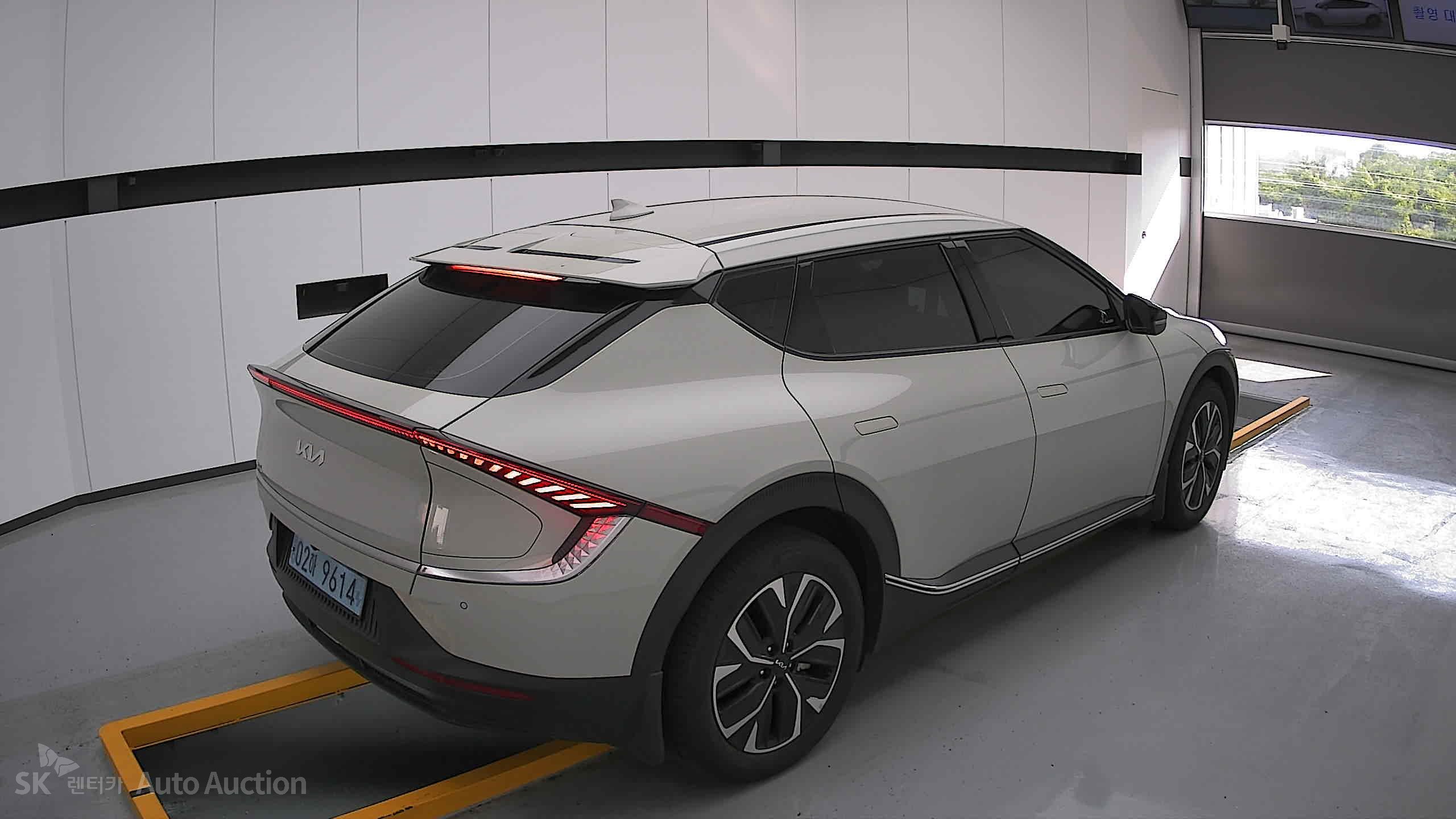 2022 - kia ev6