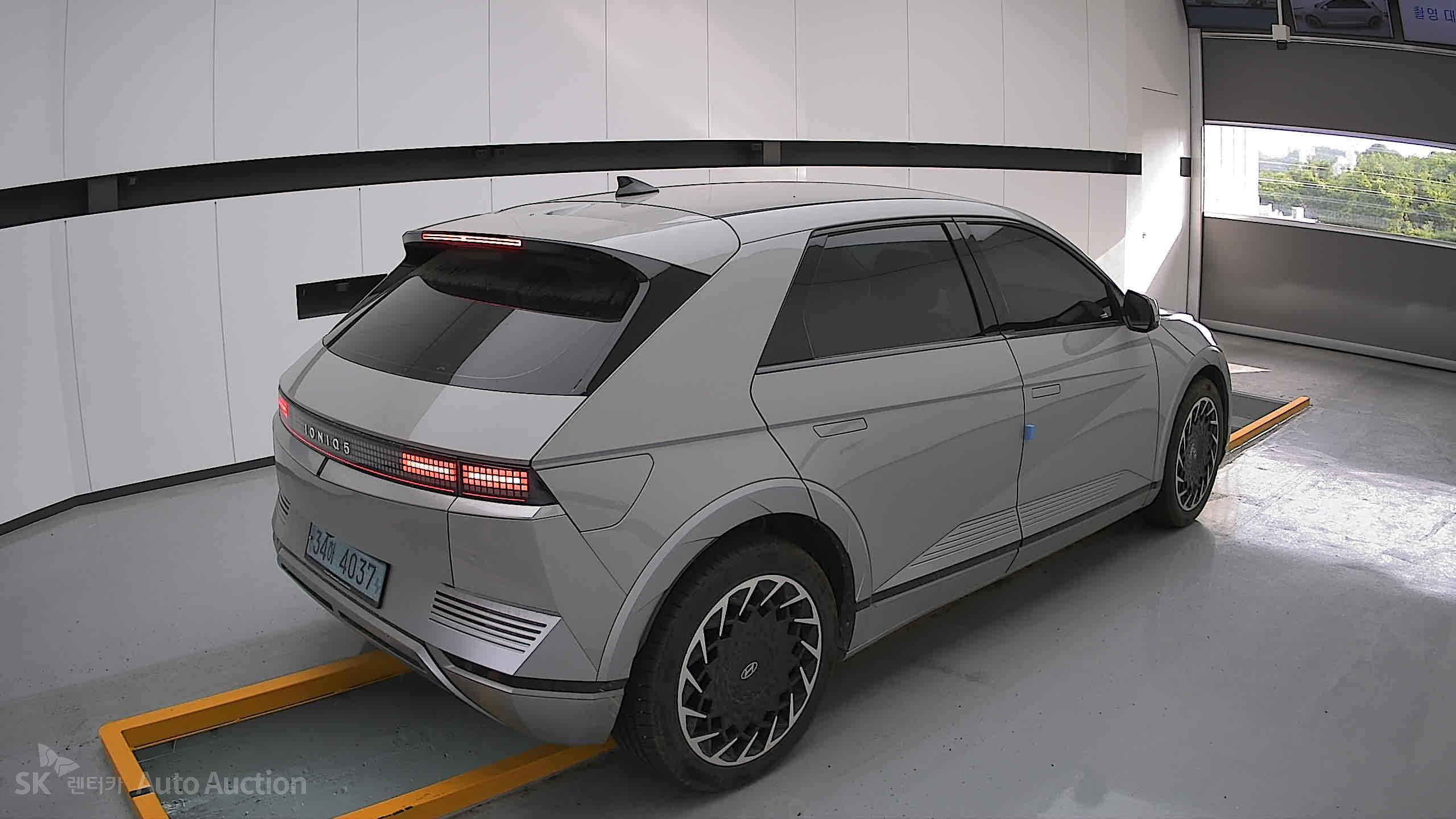 2022 - hyundai ioniq