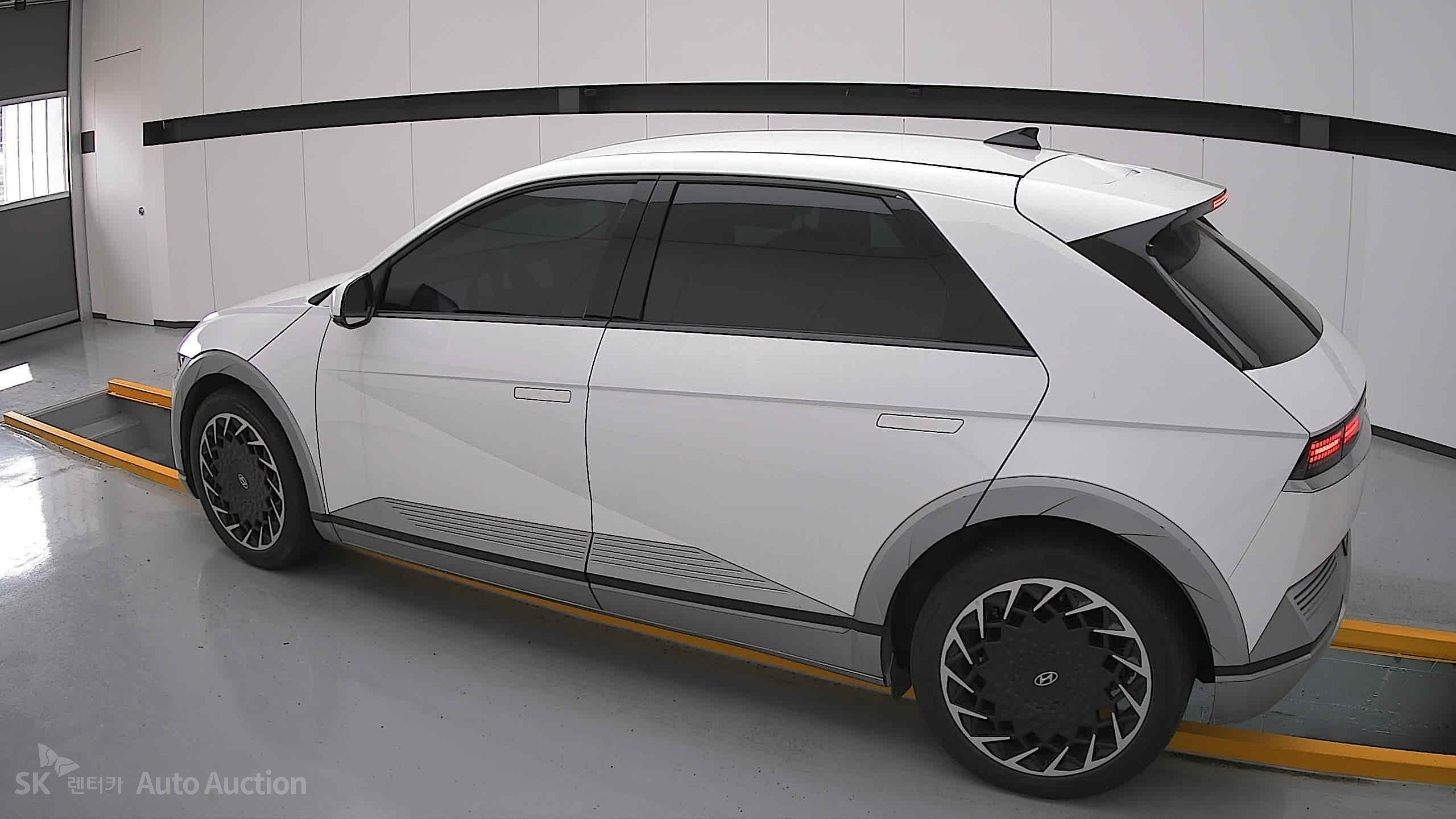 2022 - hyundai ioniq