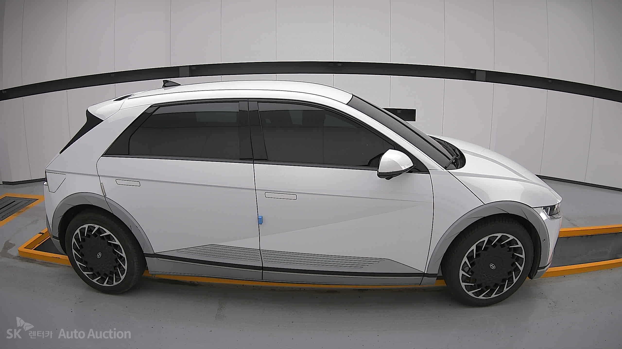 2022 - hyundai ioniq