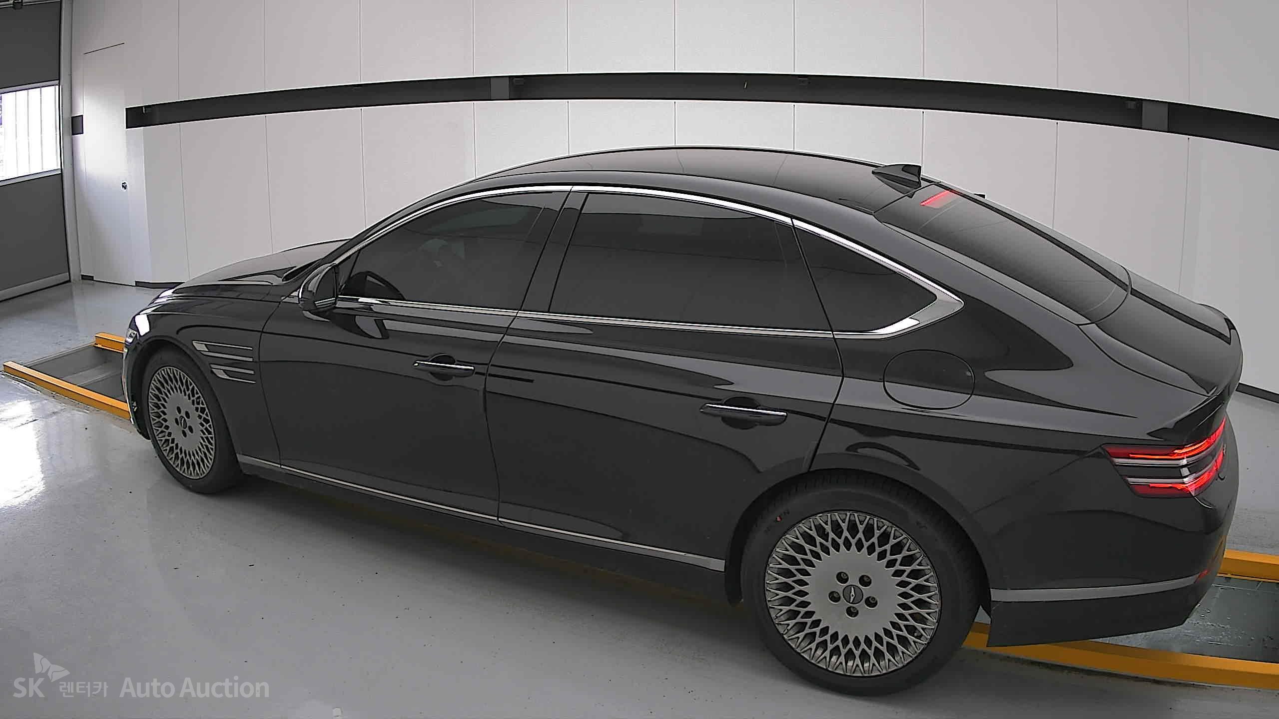 2021 - genesis g80