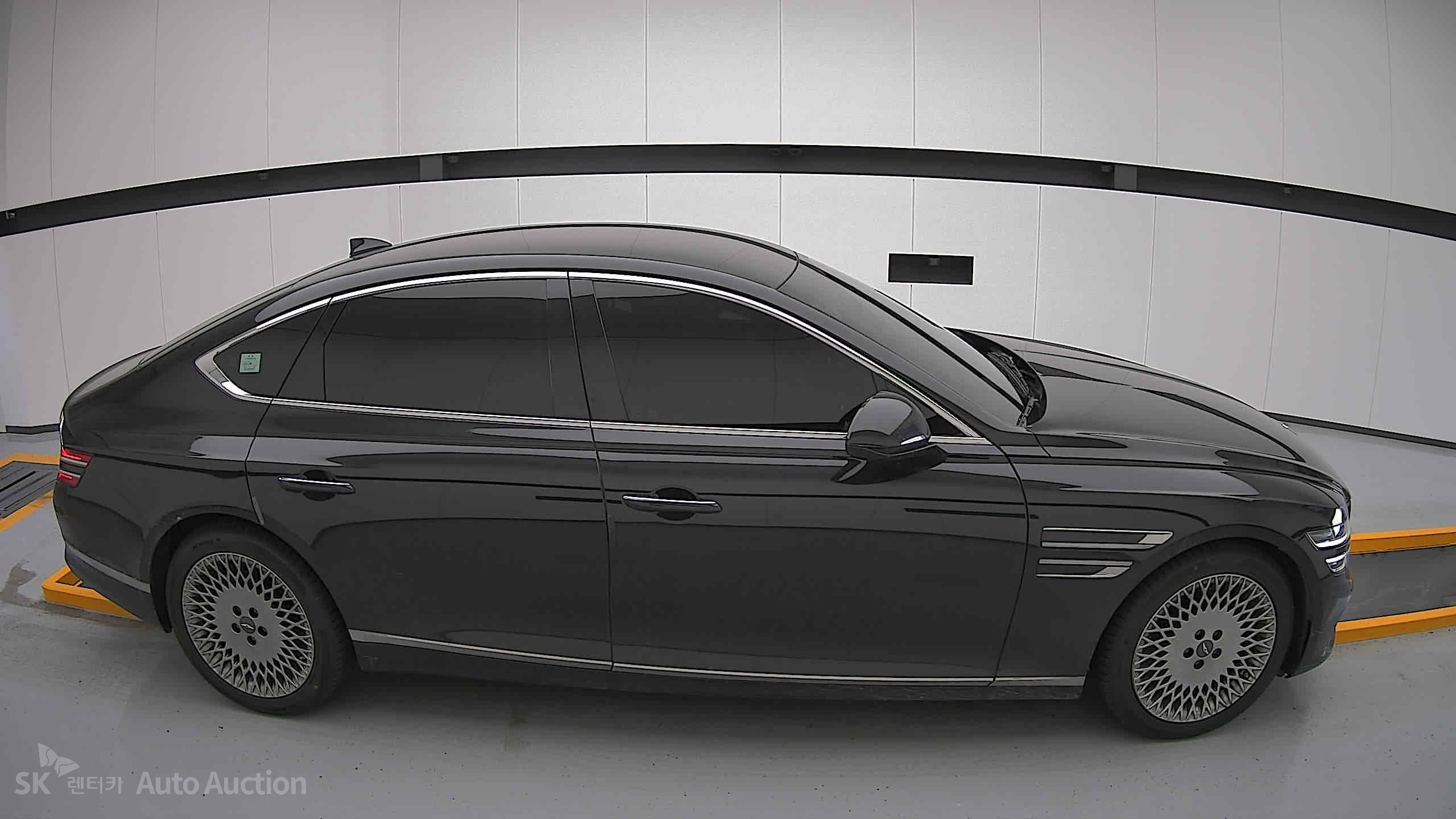 2021 - genesis g80