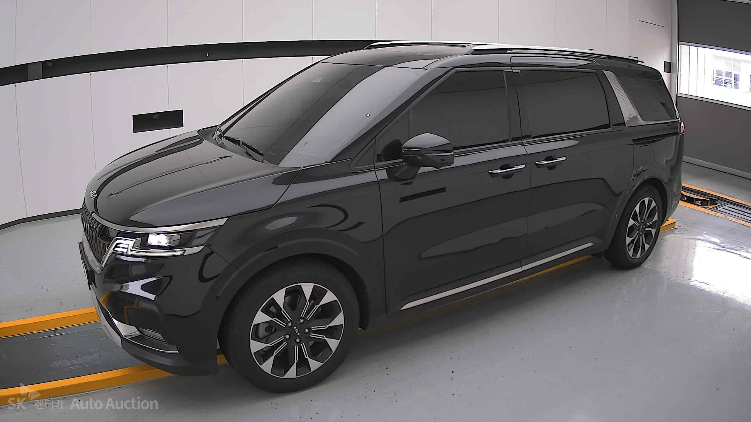 2023 - kia carnival