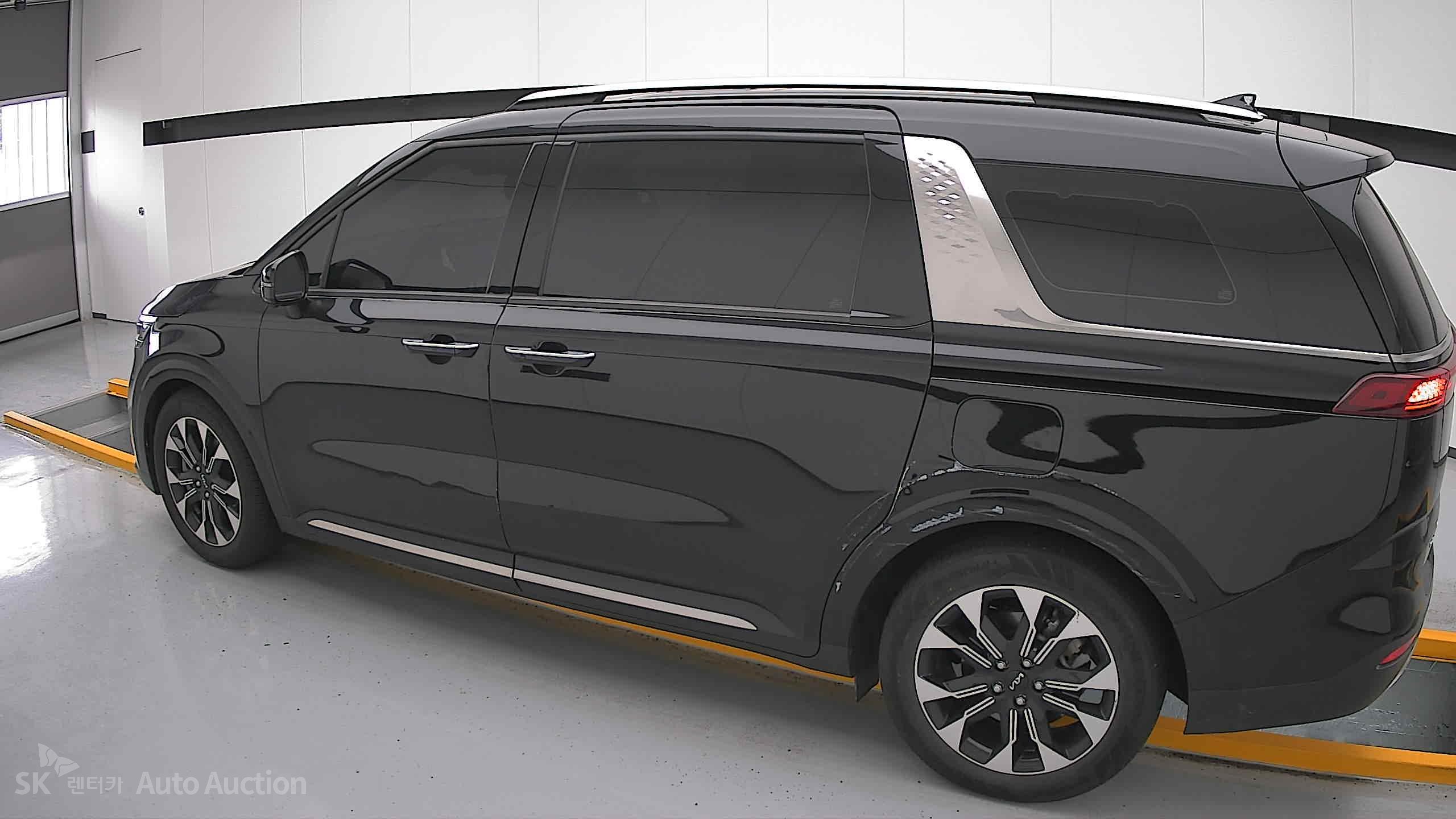 2023 - kia carnival