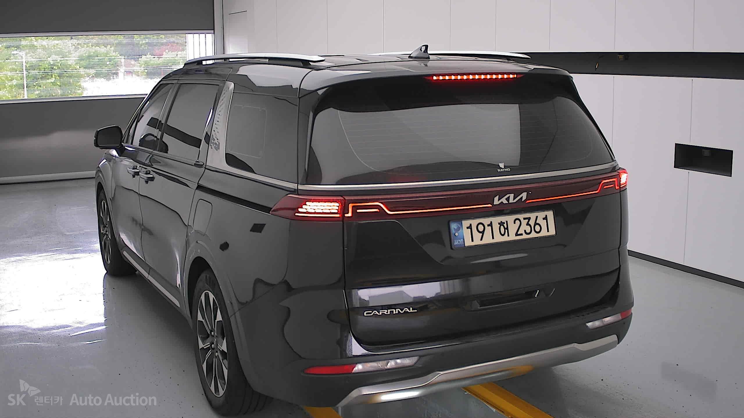 2023 - kia carnival