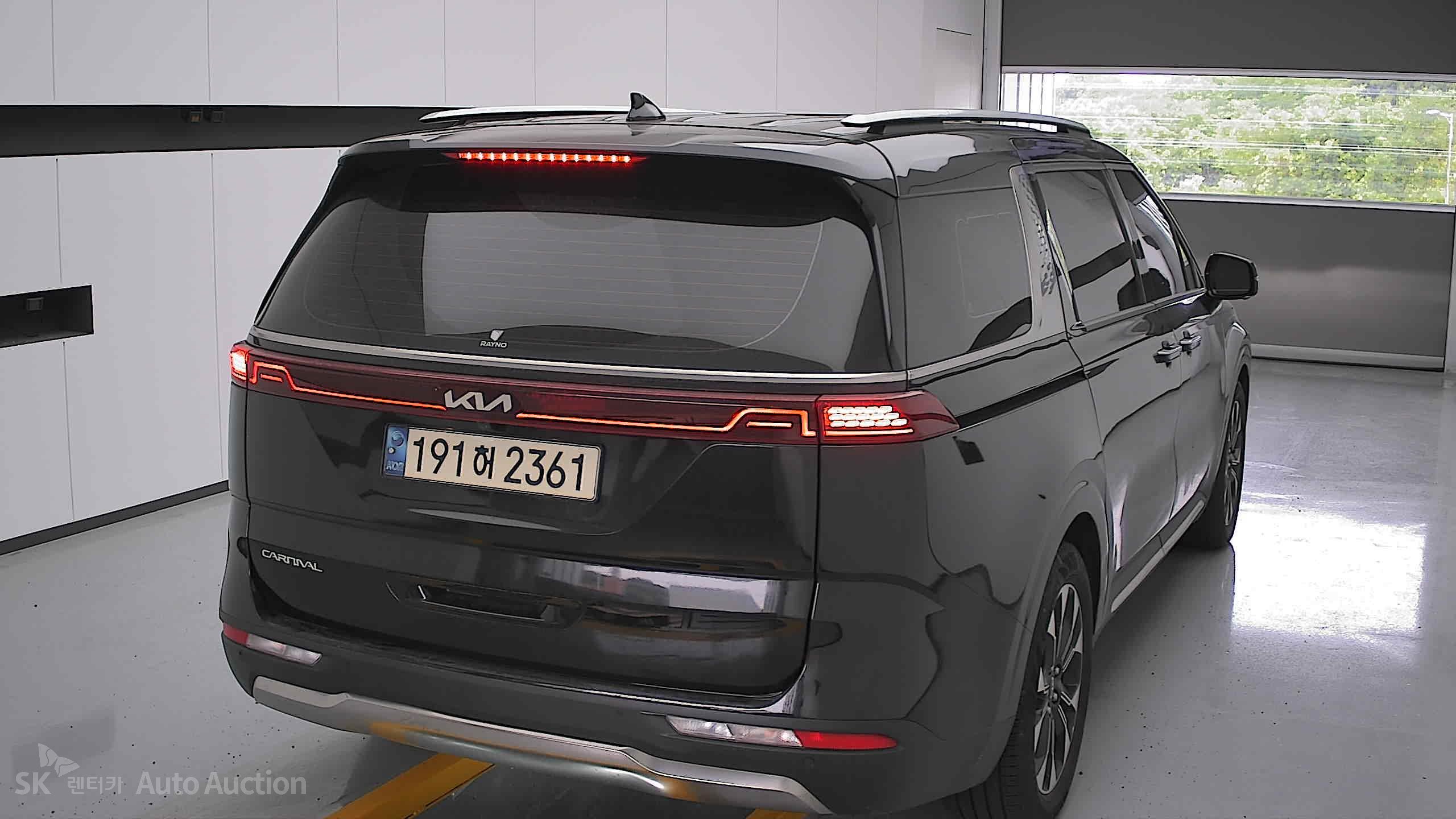2023 - kia carnival