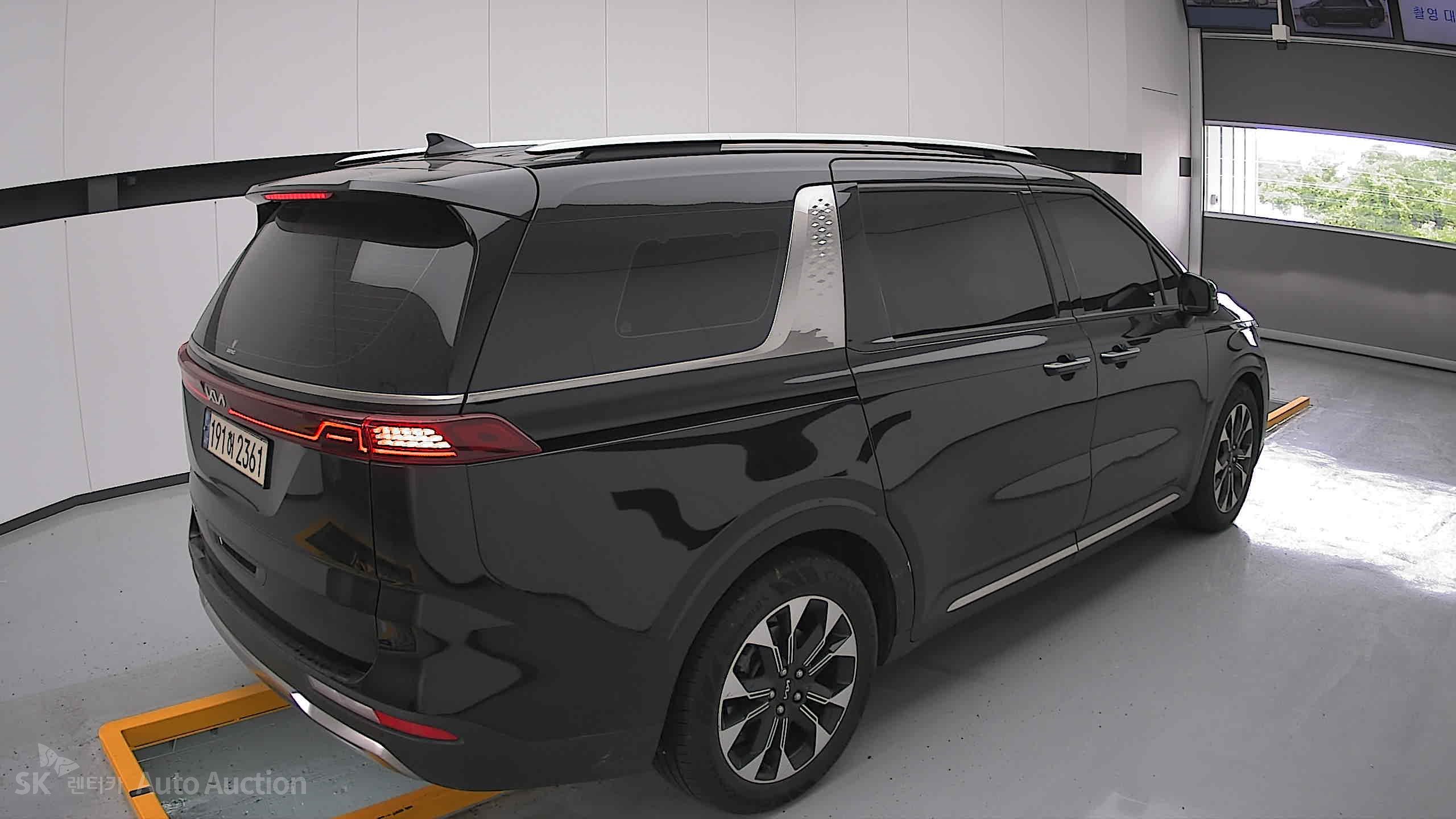 2023 - kia carnival
