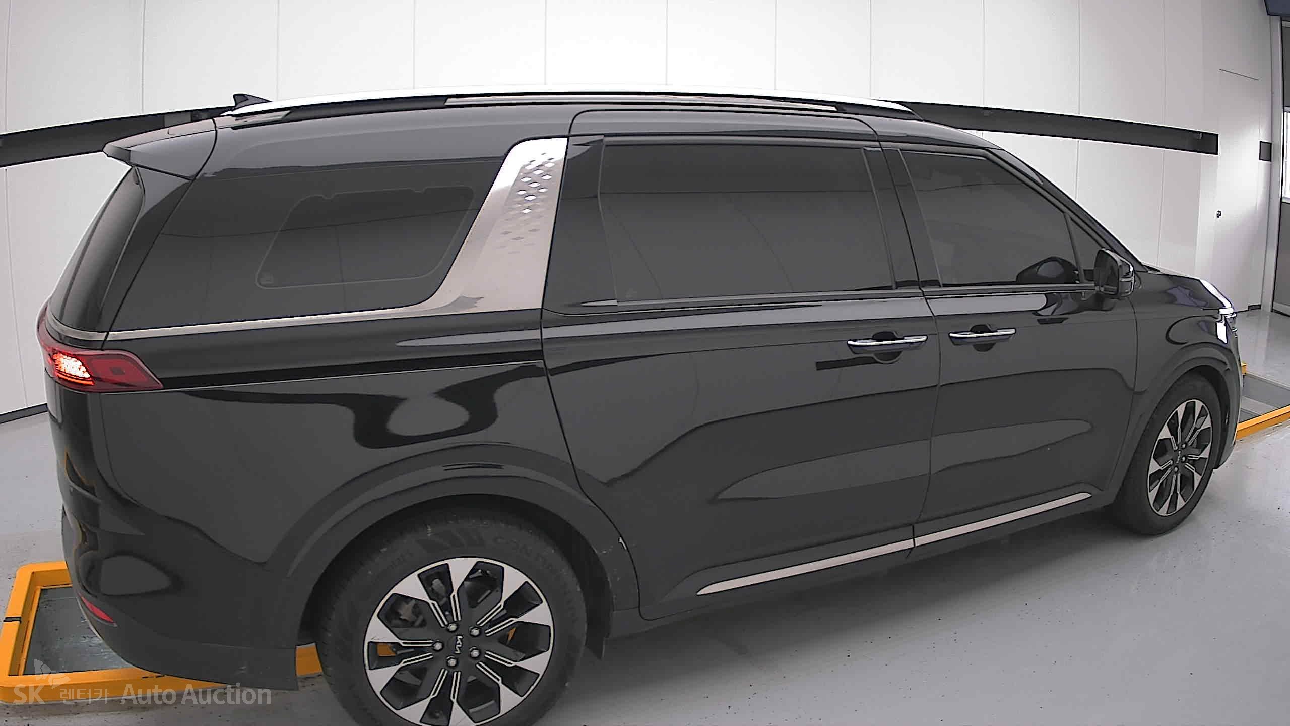2023 - kia carnival