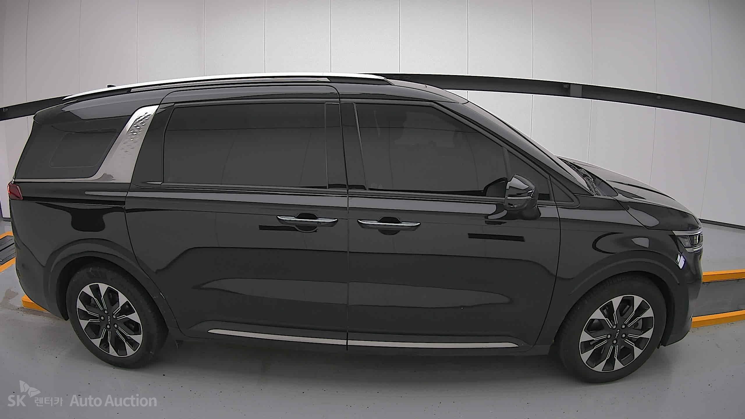 2023 - kia carnival