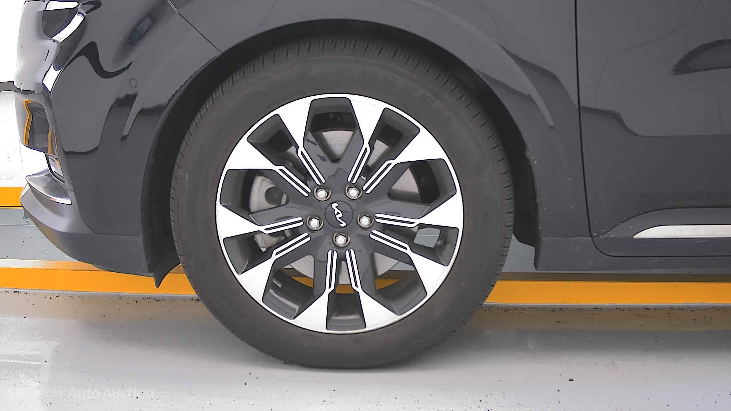 2023 - kia carnival