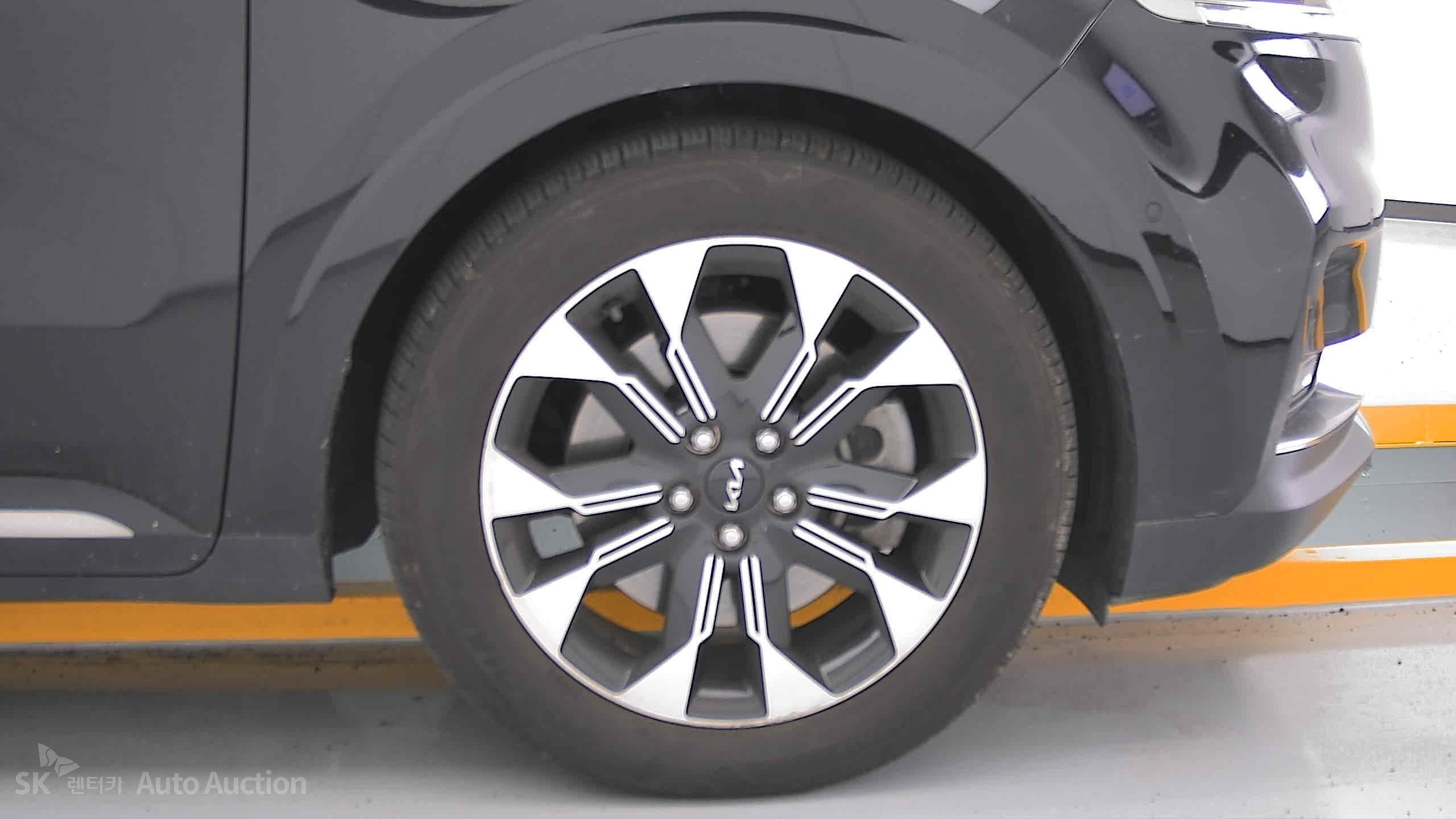 2023 - kia carnival