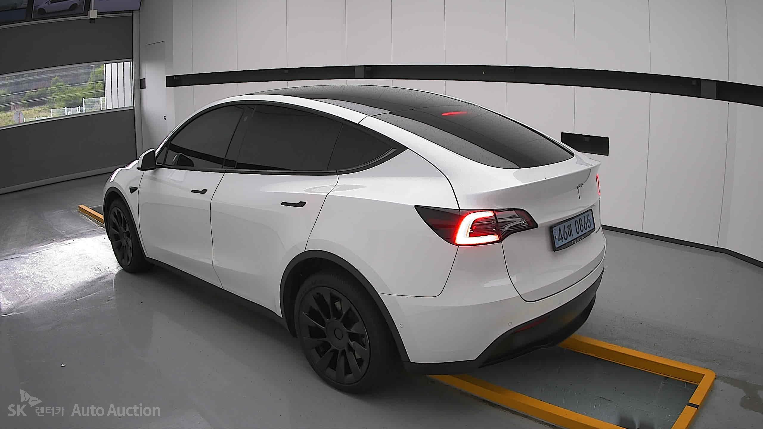 2022 - tesla model y
