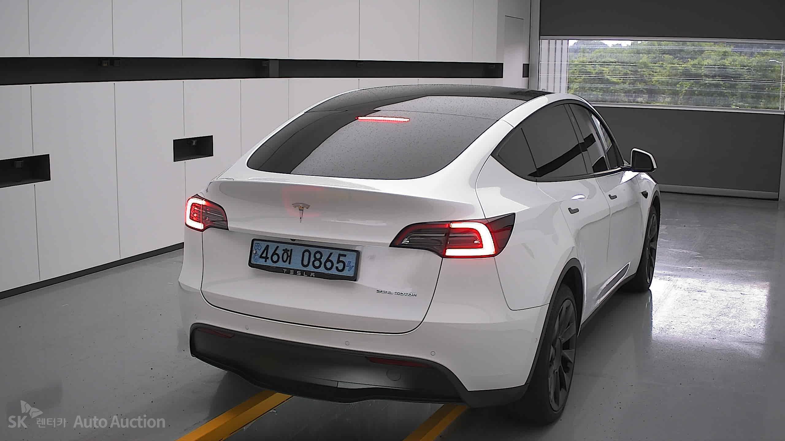 2022 - tesla model y