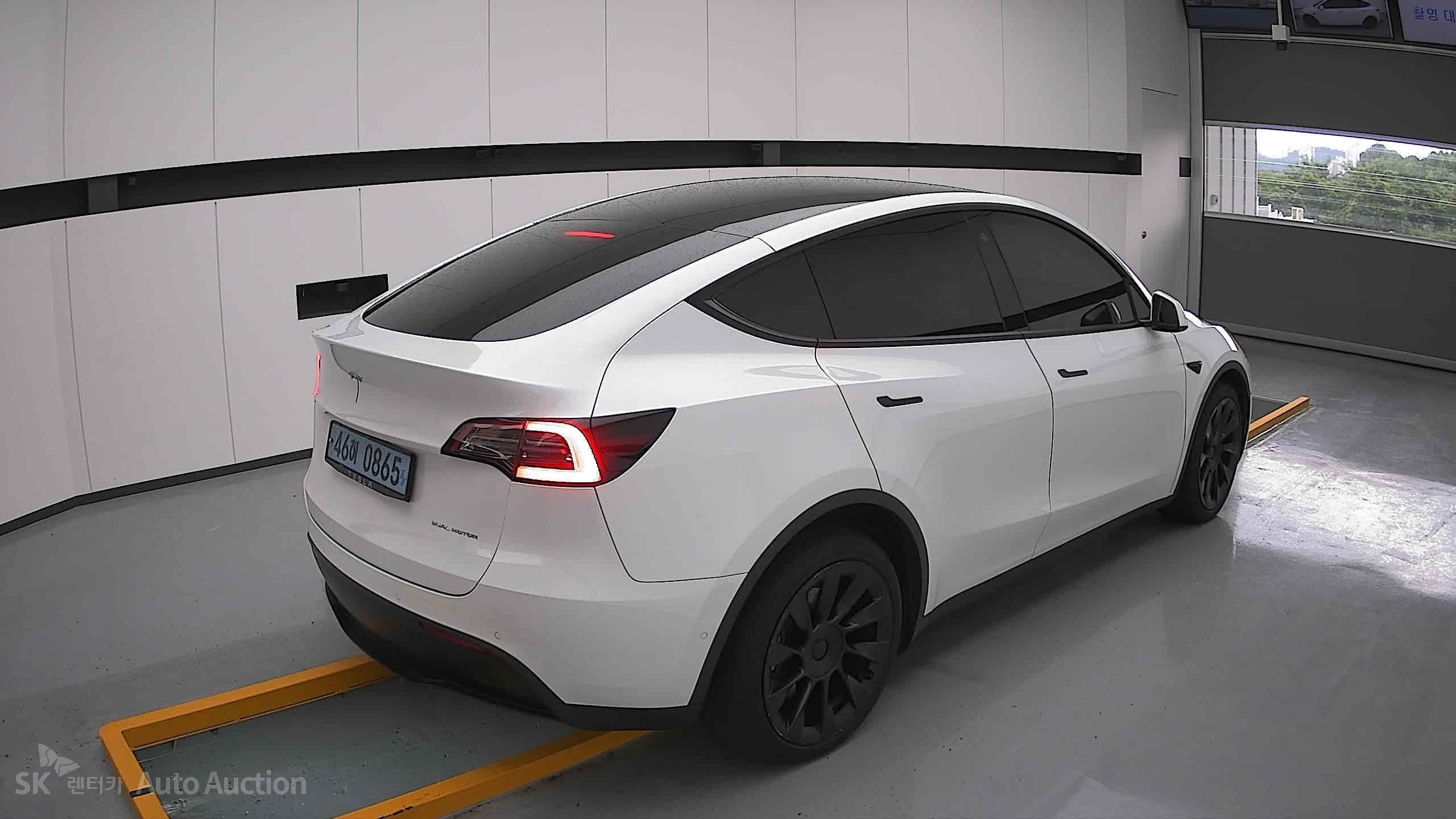 2022 - tesla model y