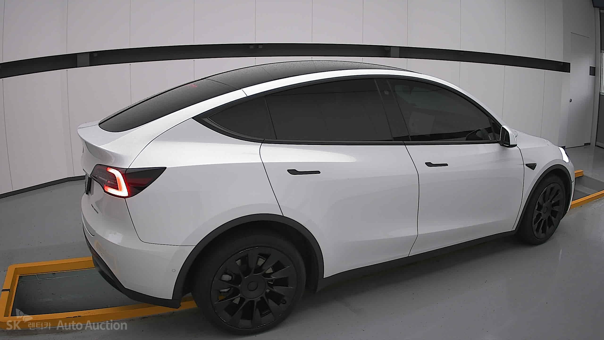 2022 - tesla model y
