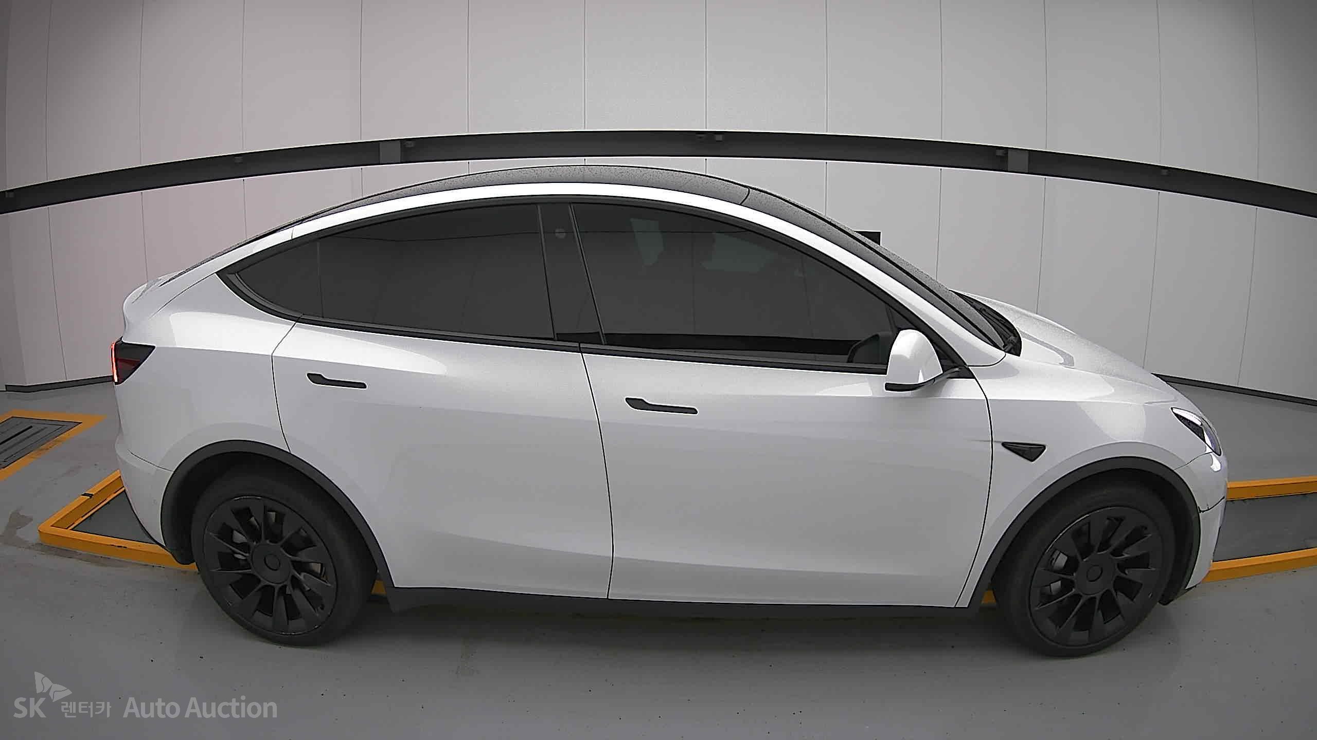 2022 - tesla model y
