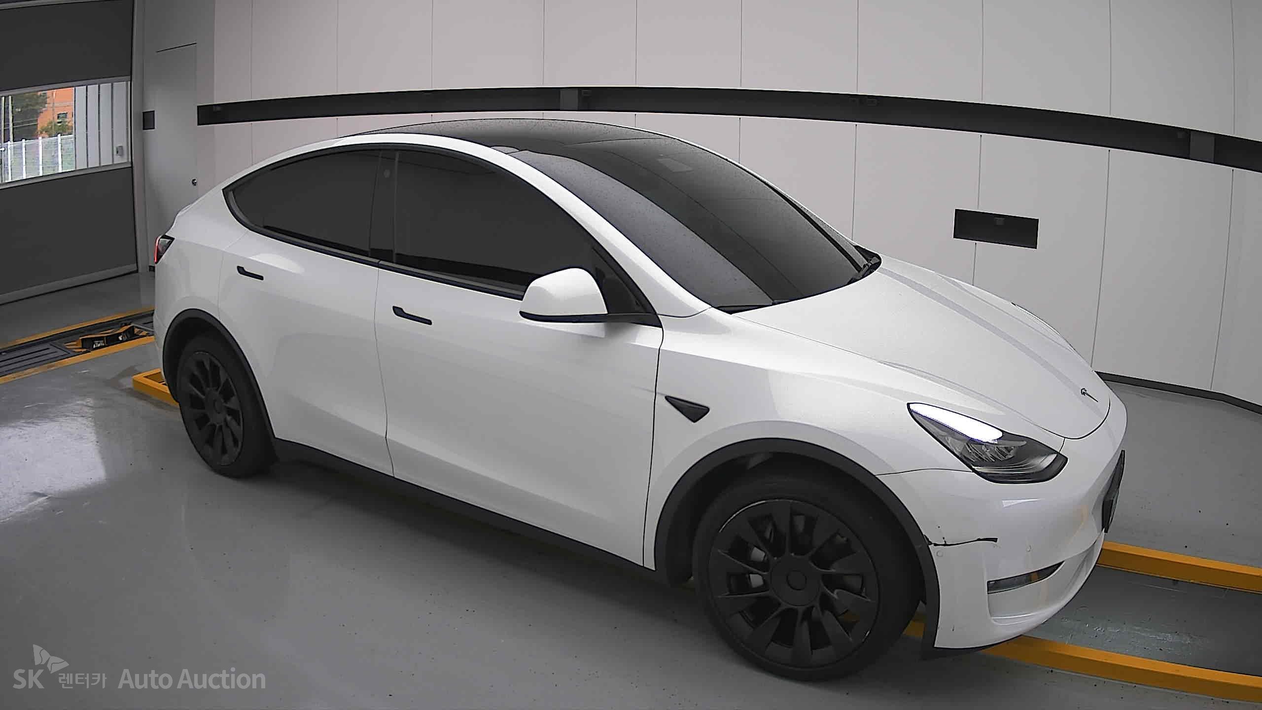 2022 - tesla model y