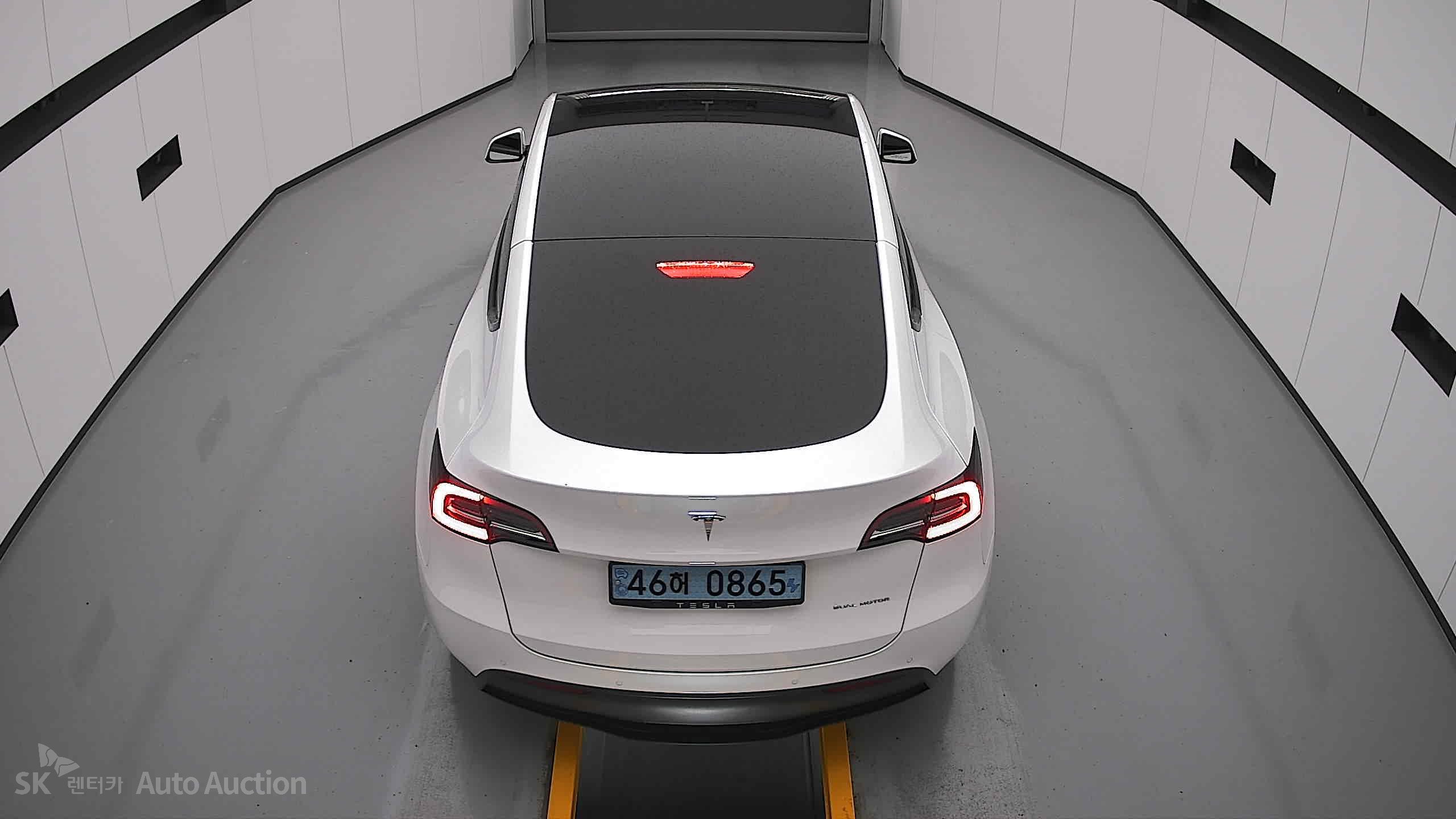 2022 - tesla model y