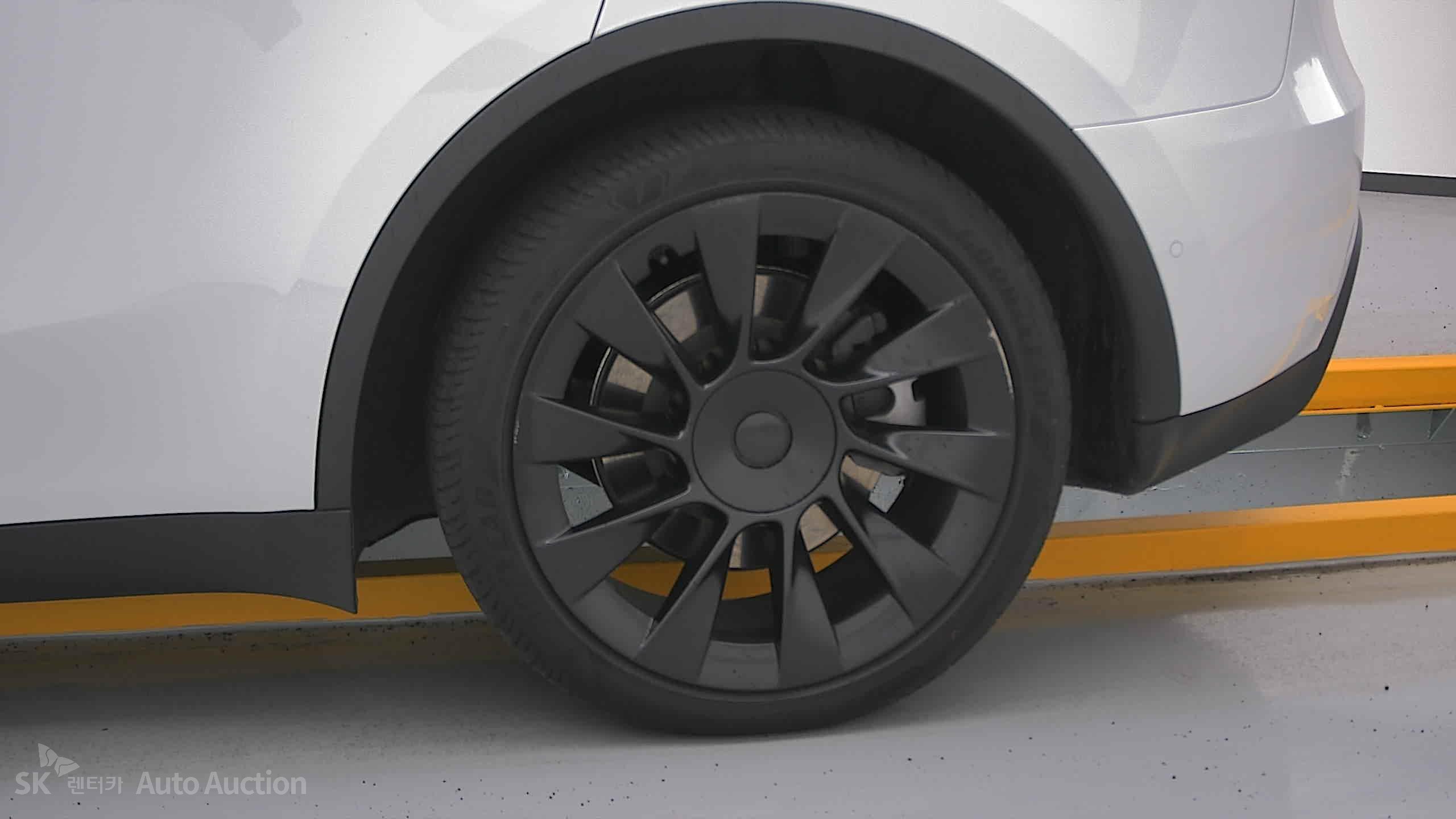 2022 - tesla model y