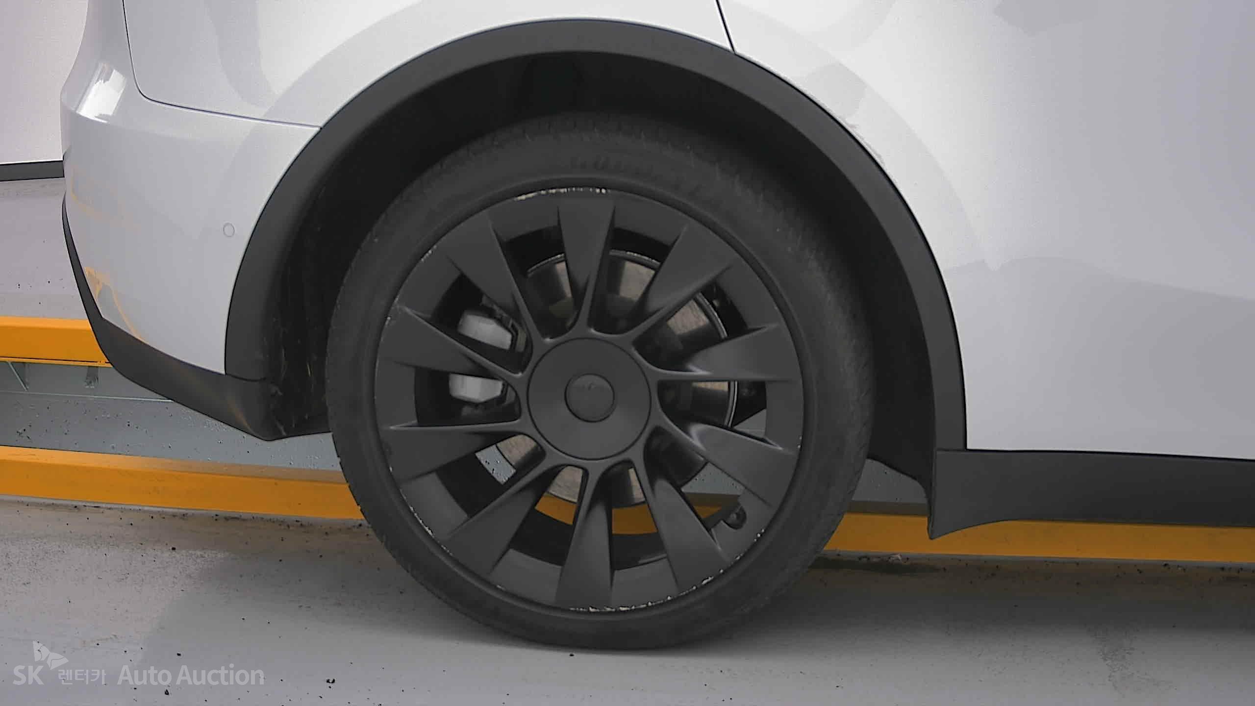 2022 - tesla model y