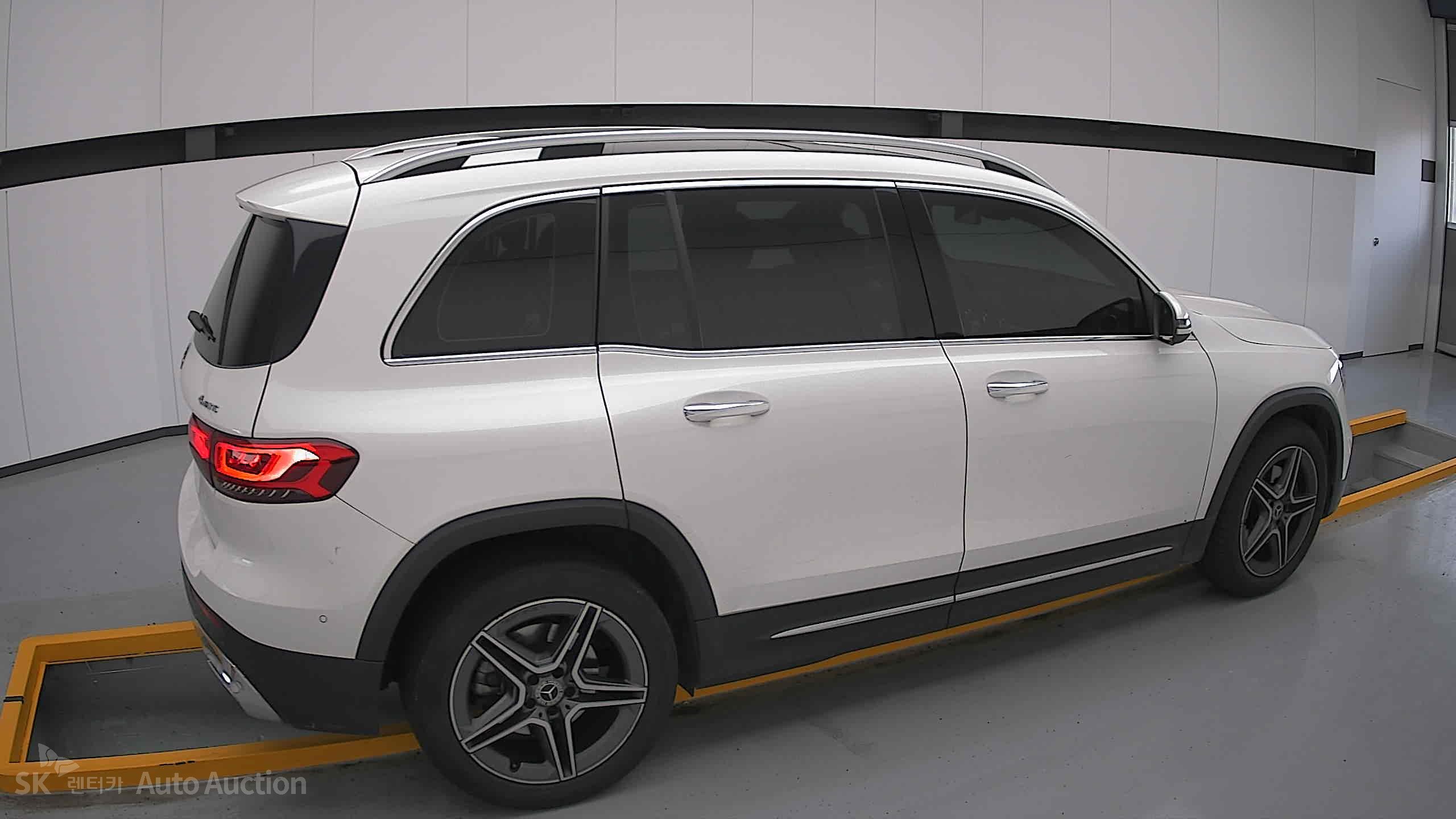 2022 - mercedes-benz glb 250