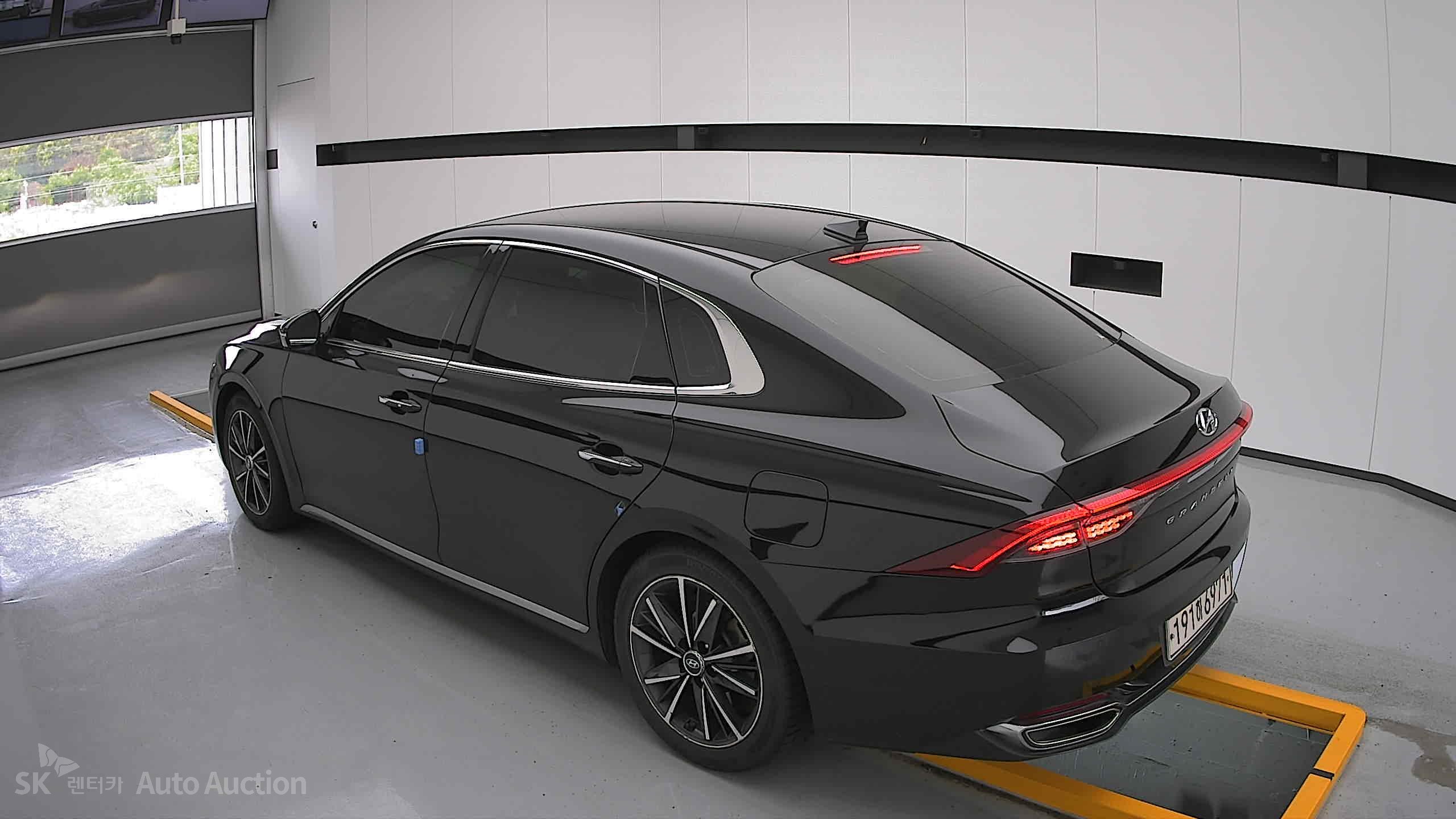 2022 - hyundai grandeur