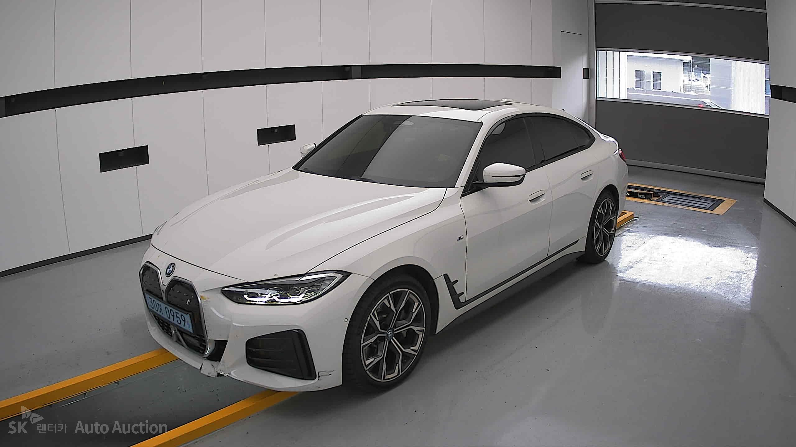 2022 - bmw i4 edrive40